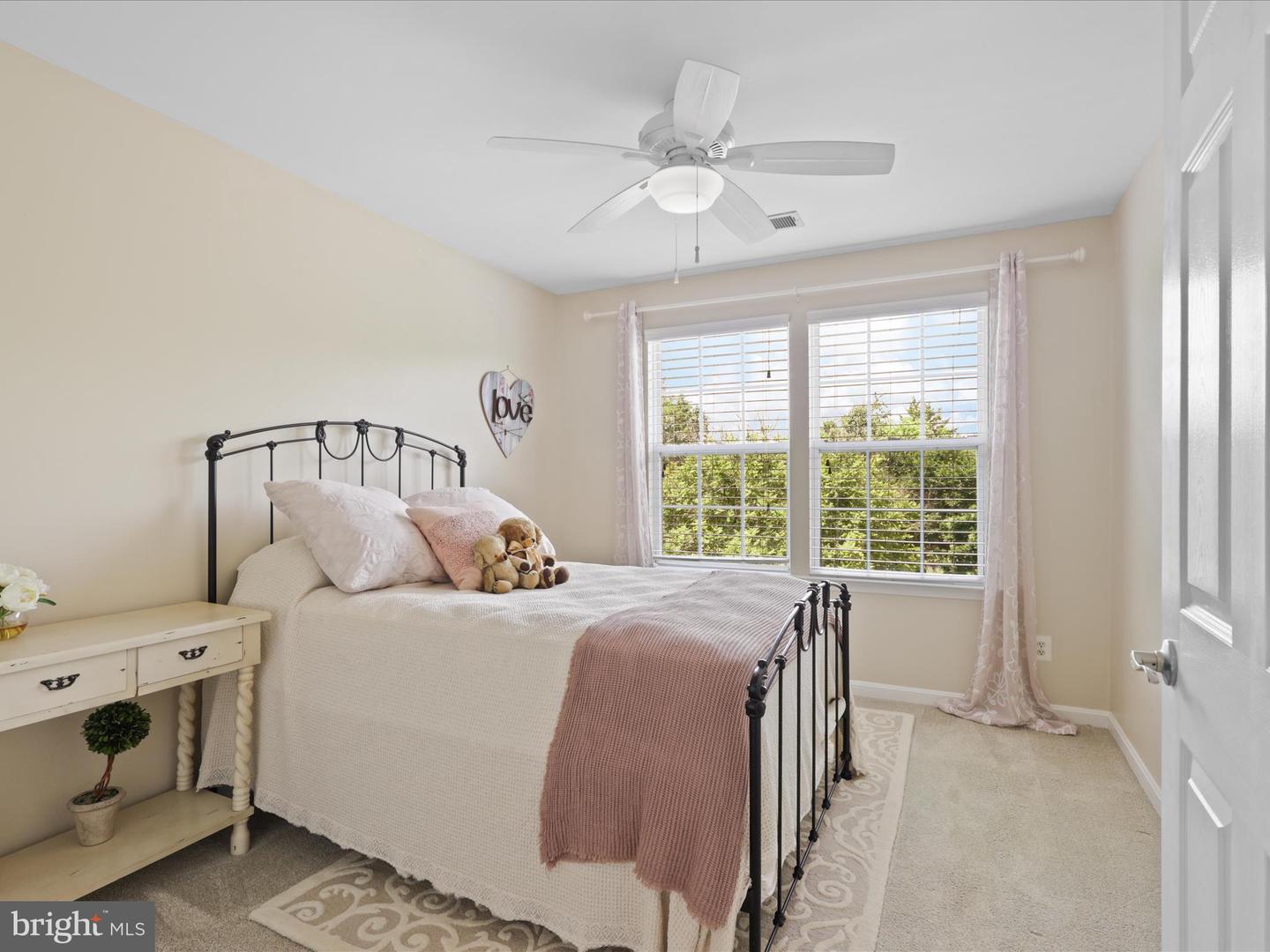 25530 CHILMARK DR, CHANTILLY, Virginia 20152, 4 Bedrooms Bedrooms, ,3 BathroomsBathrooms,Residential,For sale,25530 CHILMARK DR,VALO2100988 MLS # VALO2100988