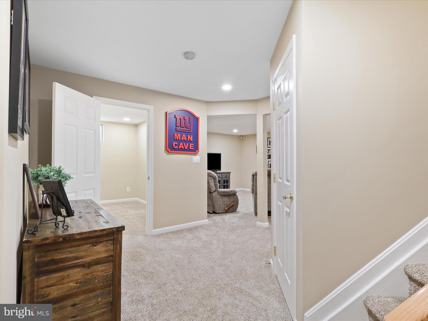 25530 CHILMARK DR, CHANTILLY, Virginia 20152, 4 Bedrooms Bedrooms, ,3 BathroomsBathrooms,Residential,For sale,25530 CHILMARK DR,VALO2100988 MLS # VALO2100988
