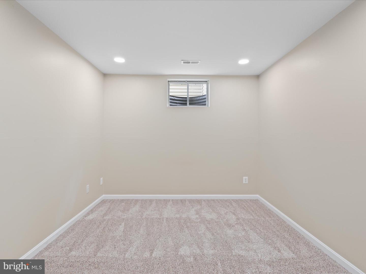 25530 CHILMARK DR, CHANTILLY, Virginia 20152, 4 Bedrooms Bedrooms, ,3 BathroomsBathrooms,Residential,For sale,25530 CHILMARK DR,VALO2100988 MLS # VALO2100988