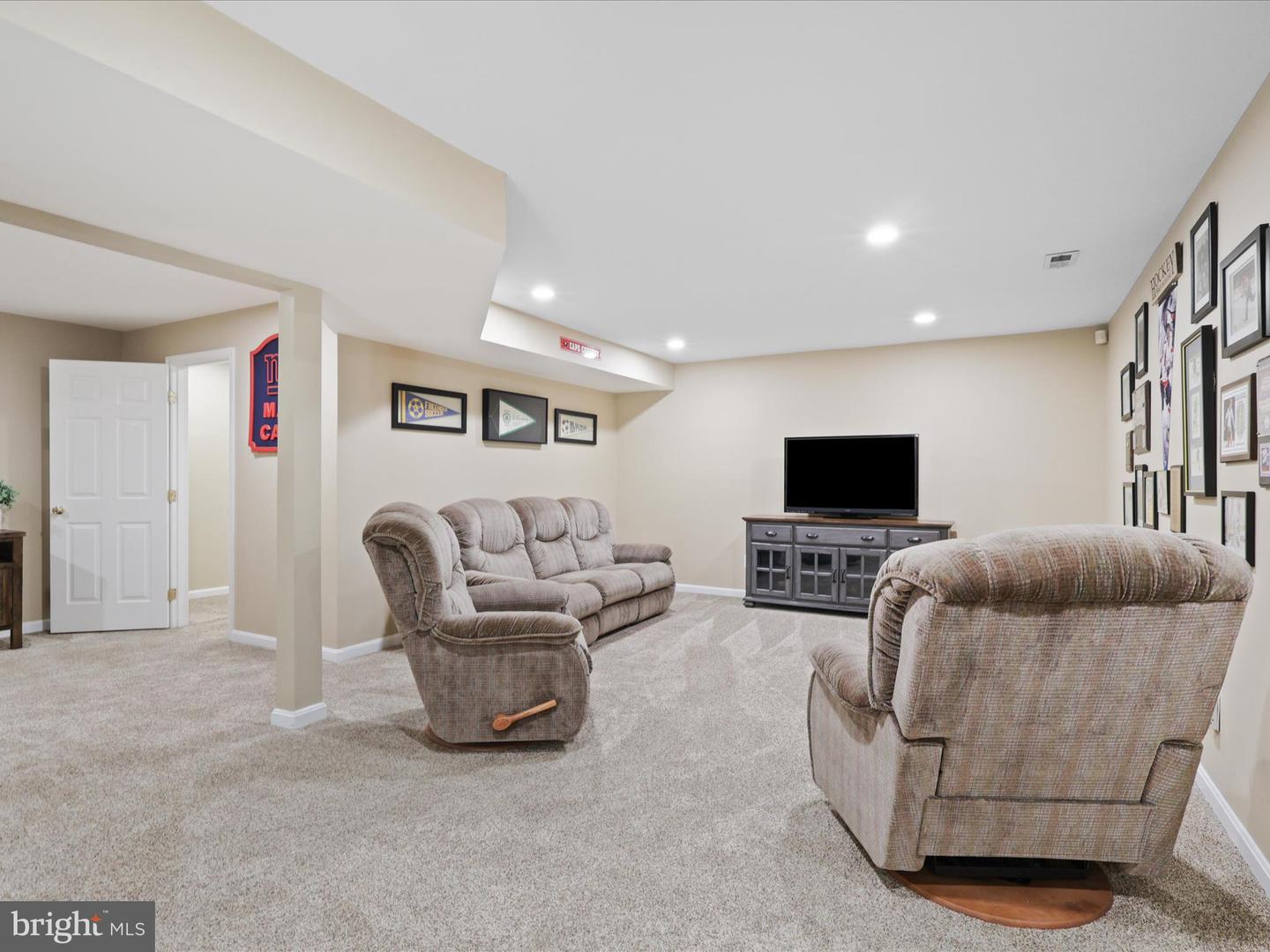 25530 CHILMARK DR, CHANTILLY, Virginia 20152, 4 Bedrooms Bedrooms, ,3 BathroomsBathrooms,Residential,For sale,25530 CHILMARK DR,VALO2100988 MLS # VALO2100988