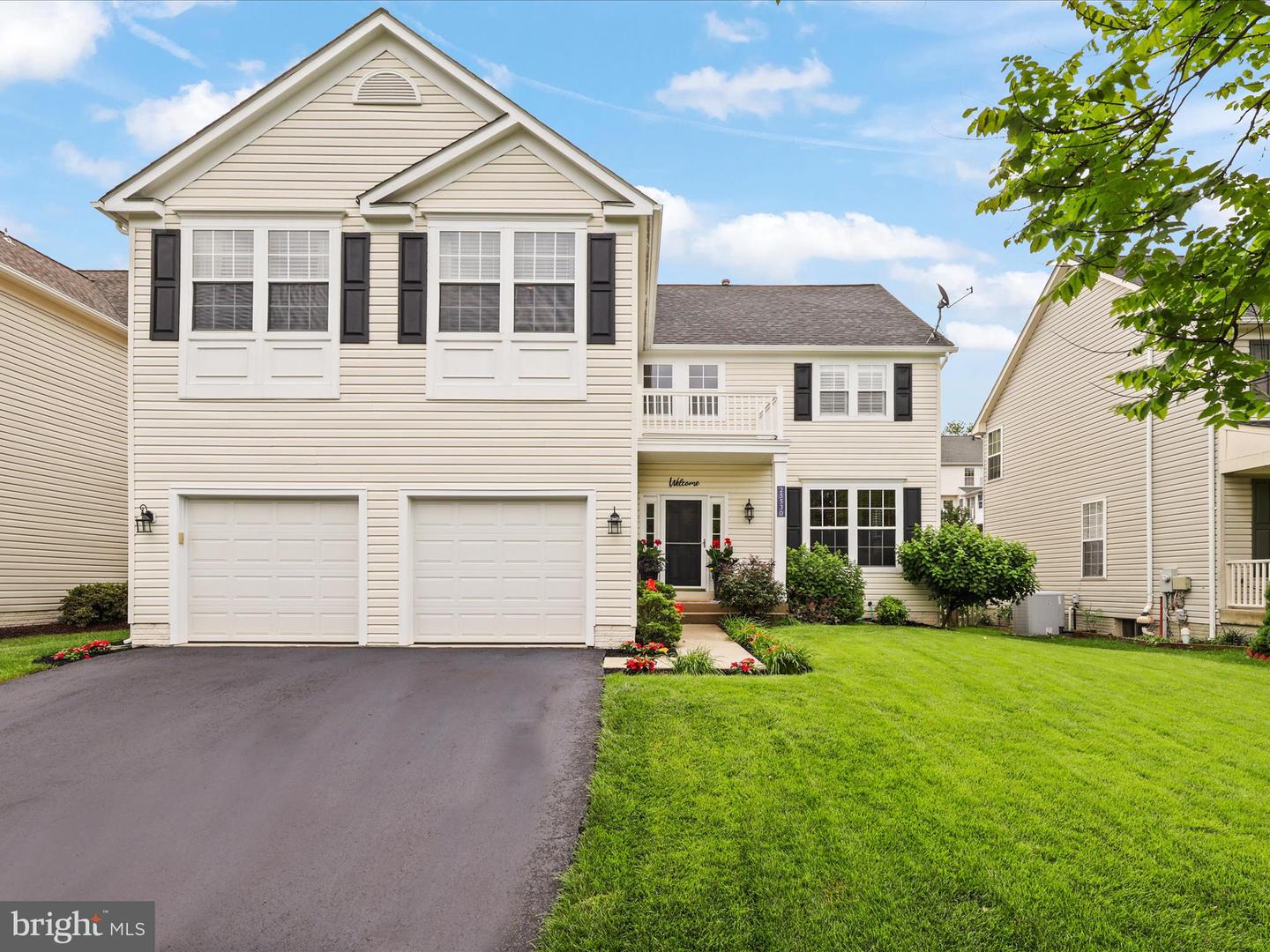 25530 CHILMARK DR, CHANTILLY, Virginia 20152, 4 Bedrooms Bedrooms, ,3 BathroomsBathrooms,Residential,For sale,25530 CHILMARK DR,VALO2100988 MLS # VALO2100988