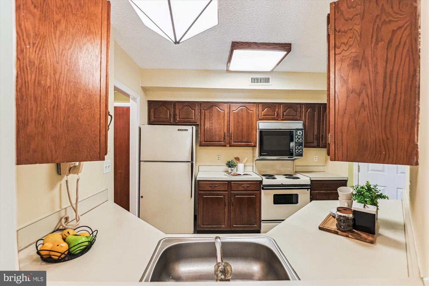 801 S PITT ST #326, ALEXANDRIA, Virginia 22314, 1 Bedroom Bedrooms, ,1 BathroomBathrooms,Residential,For sale,801 S PITT ST #326,VAAX2047110 MLS # VAAX2047110