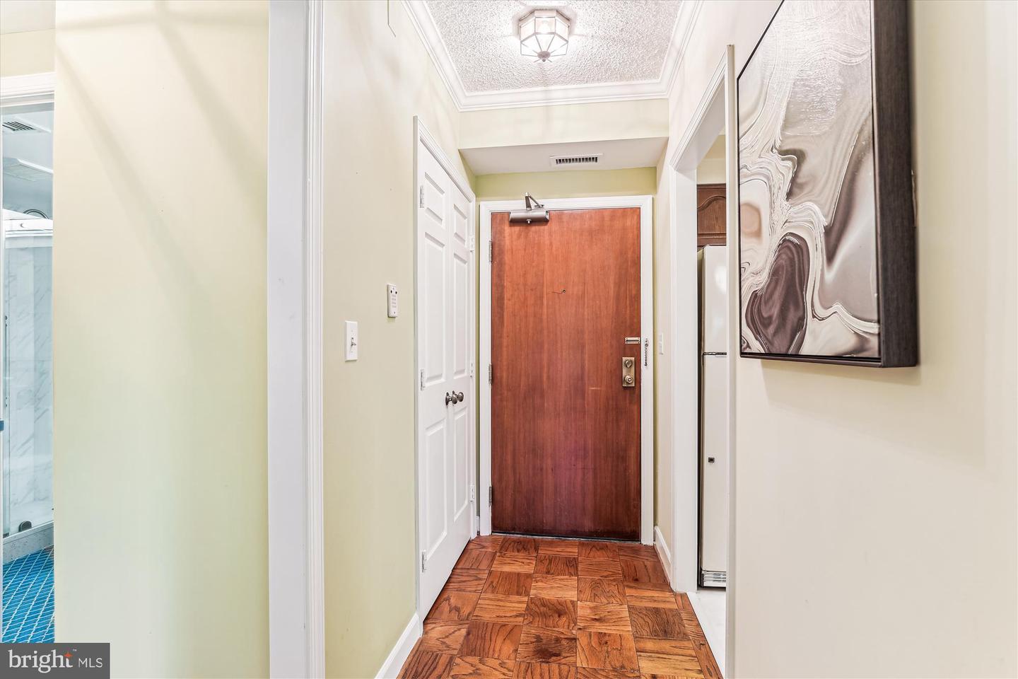 801 S PITT ST #326, ALEXANDRIA, Virginia 22314, 1 Bedroom Bedrooms, ,1 BathroomBathrooms,Residential,For sale,801 S PITT ST #326,VAAX2047110 MLS # VAAX2047110