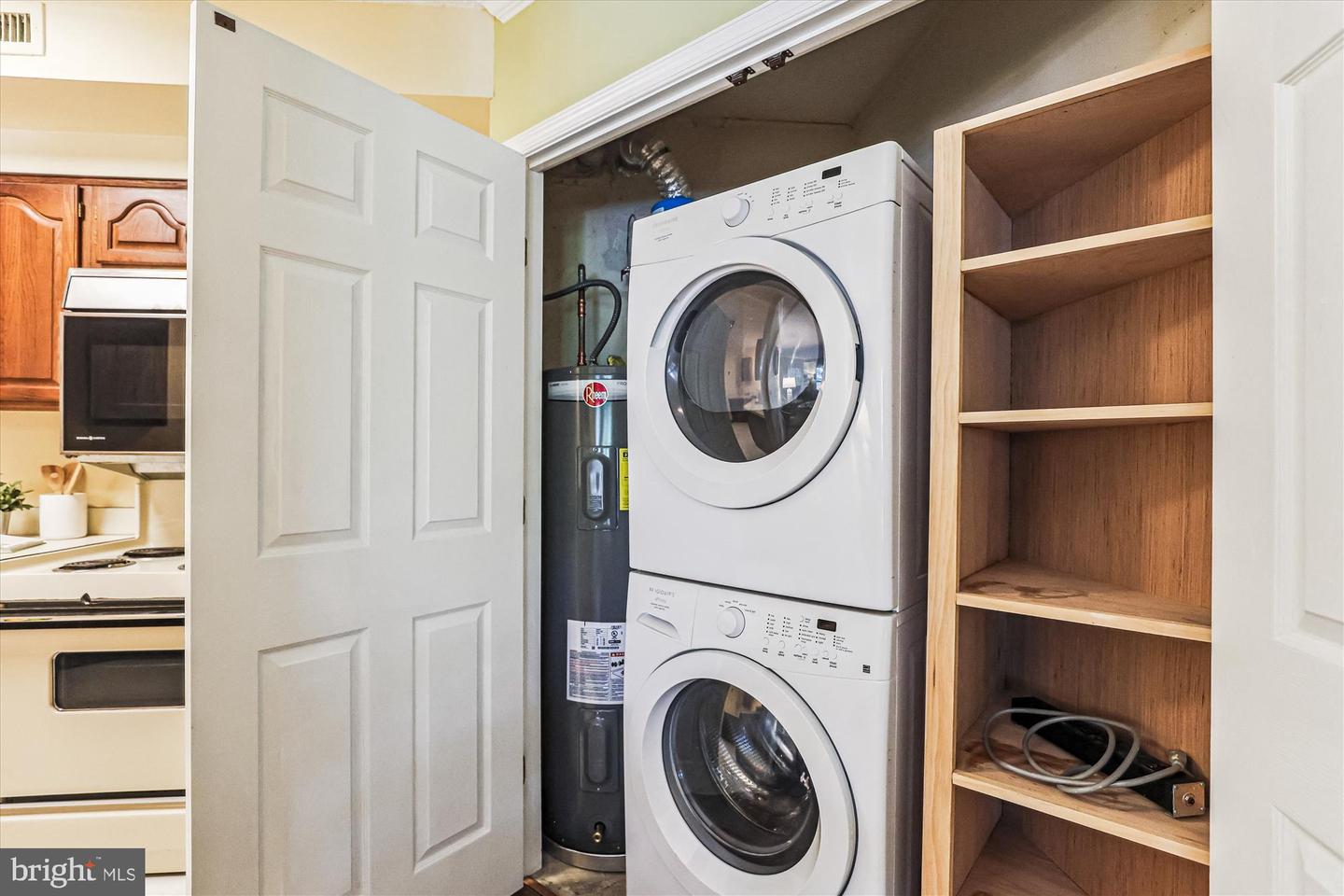 801 S PITT ST #326, ALEXANDRIA, Virginia 22314, 1 Bedroom Bedrooms, ,1 BathroomBathrooms,Residential,For sale,801 S PITT ST #326,VAAX2047110 MLS # VAAX2047110