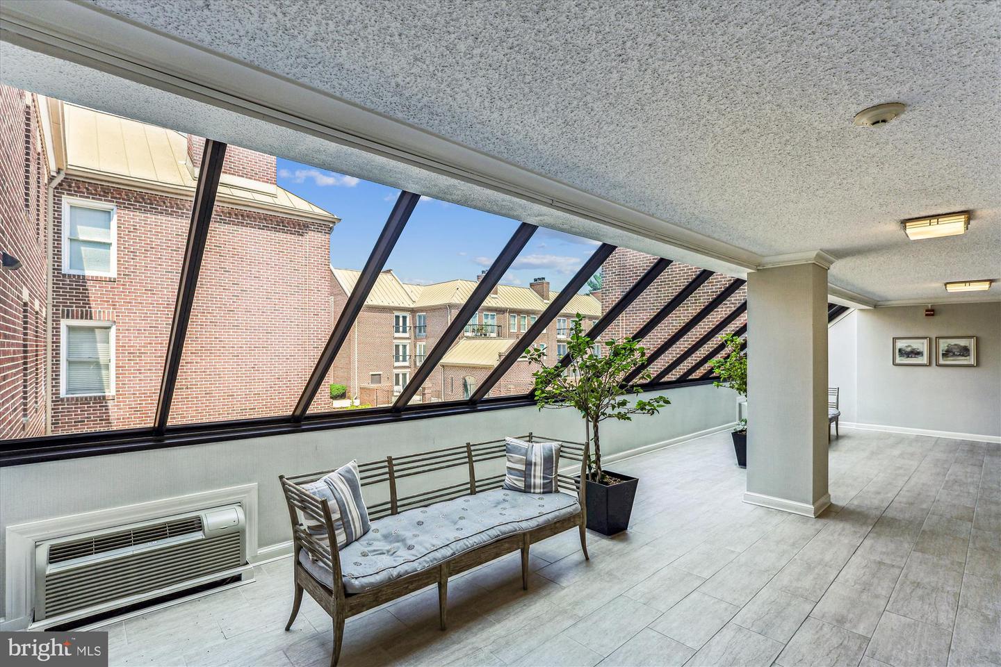 801 S PITT ST #326, ALEXANDRIA, Virginia 22314, 1 Bedroom Bedrooms, ,1 BathroomBathrooms,Residential,For sale,801 S PITT ST #326,VAAX2047110 MLS # VAAX2047110