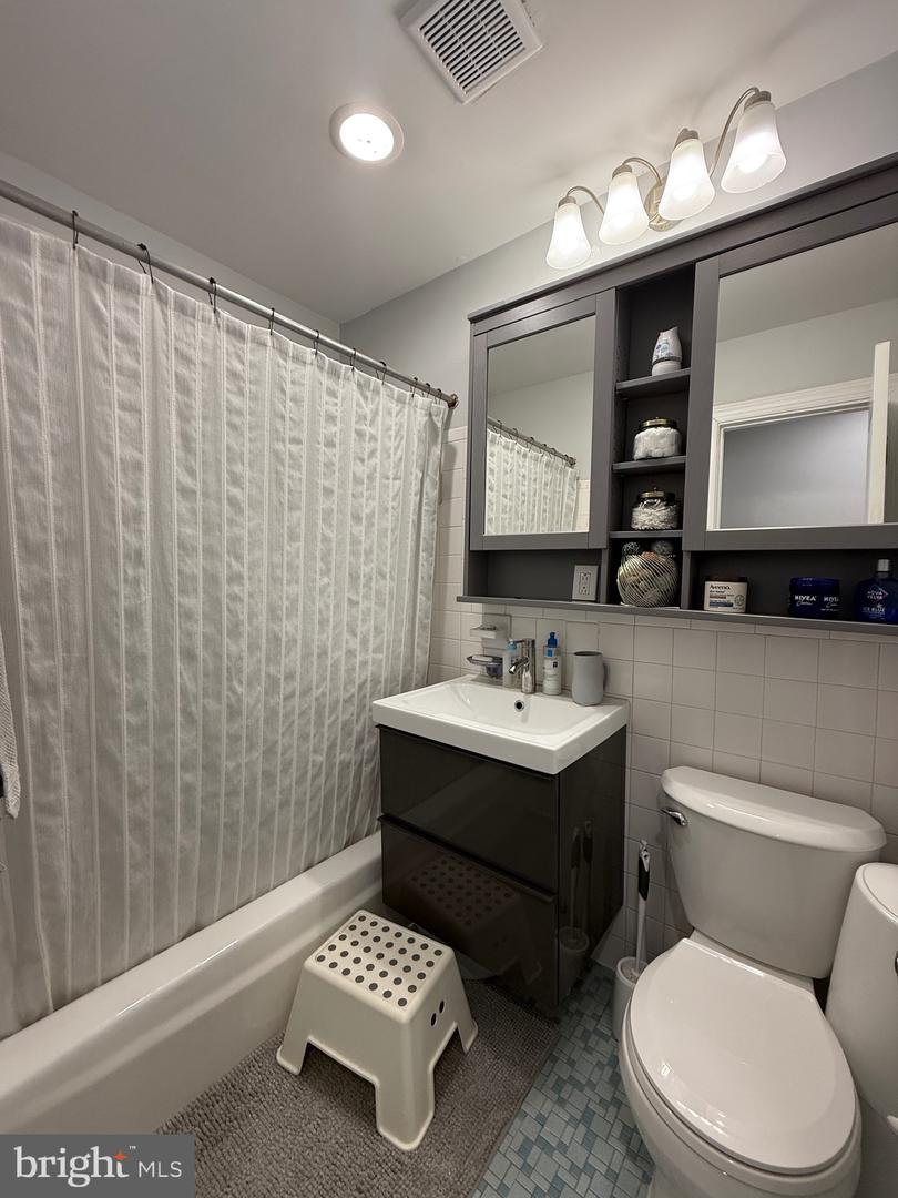 12656 DARA DR #301, WOODBRIDGE, Virginia 22192, 2 Bedrooms Bedrooms, ,1 BathroomBathrooms,Residential,For sale,12656 DARA DR #301,VAPW2098410 MLS # VAPW2098410