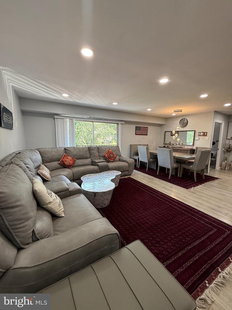 12656 DARA DR #301, WOODBRIDGE, Virginia 22192, 2 Bedrooms Bedrooms, ,1 BathroomBathrooms,Residential,For sale,12656 DARA DR #301,VAPW2098410 MLS # VAPW2098410