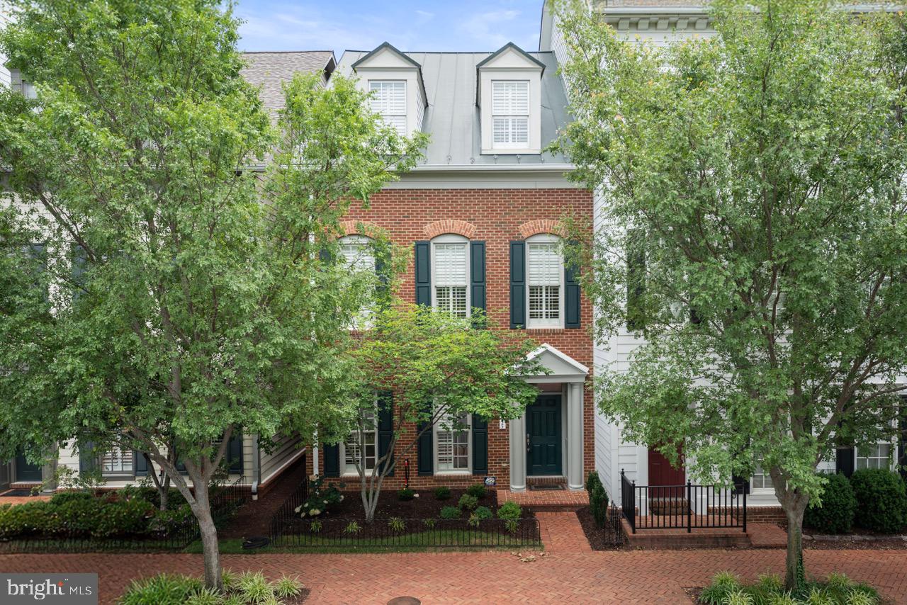 1855 POTOMAC GREENS DR, ALEXANDRIA, Virginia 22314, 3 Bedrooms Bedrooms, ,2 BathroomsBathrooms,Residential,For sale,1855 POTOMAC GREENS DR,VAAX2047132 MLS # VAAX2047132