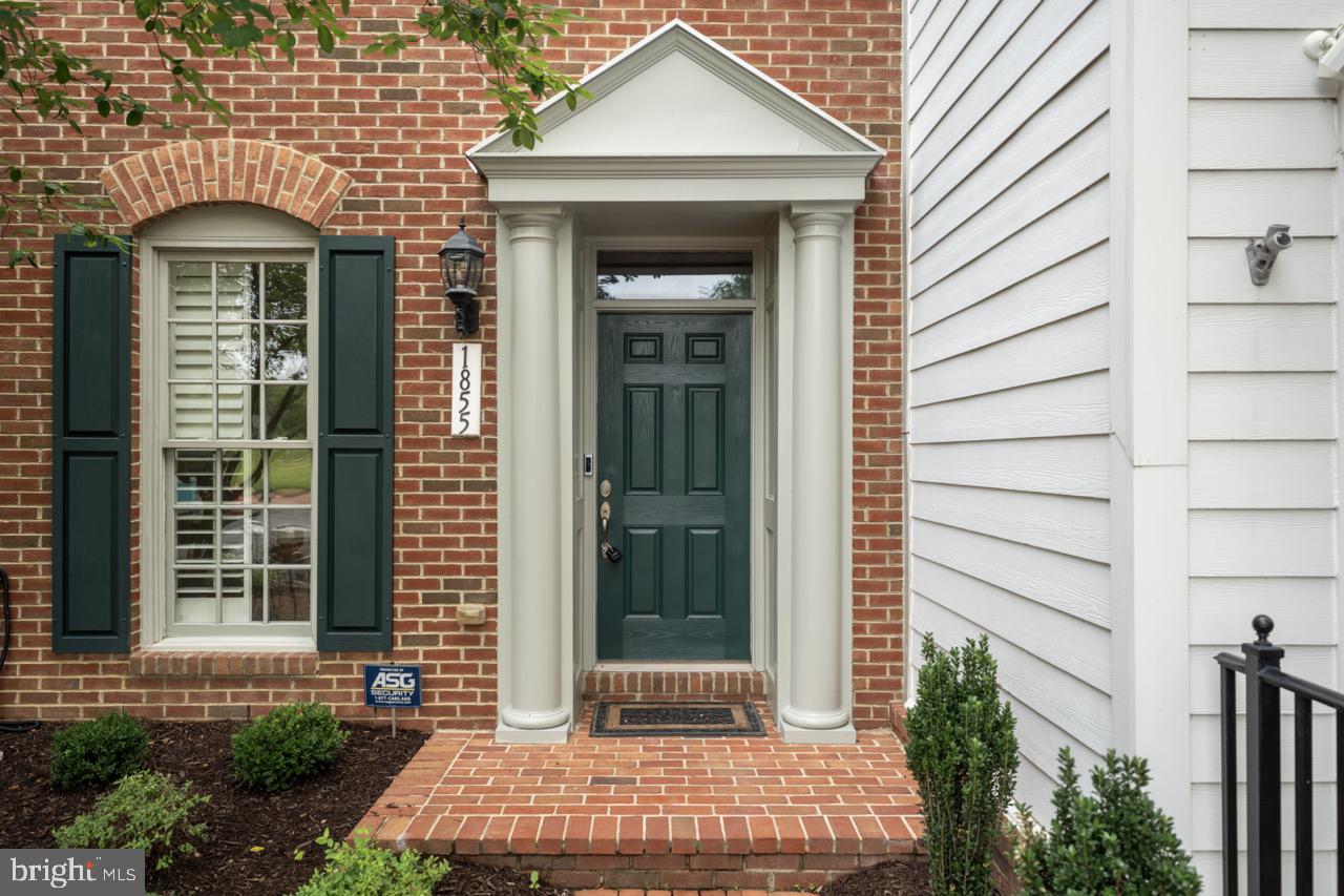 1855 POTOMAC GREENS DR, ALEXANDRIA, Virginia 22314, 3 Bedrooms Bedrooms, ,2 BathroomsBathrooms,Residential,For sale,1855 POTOMAC GREENS DR,VAAX2047132 MLS # VAAX2047132