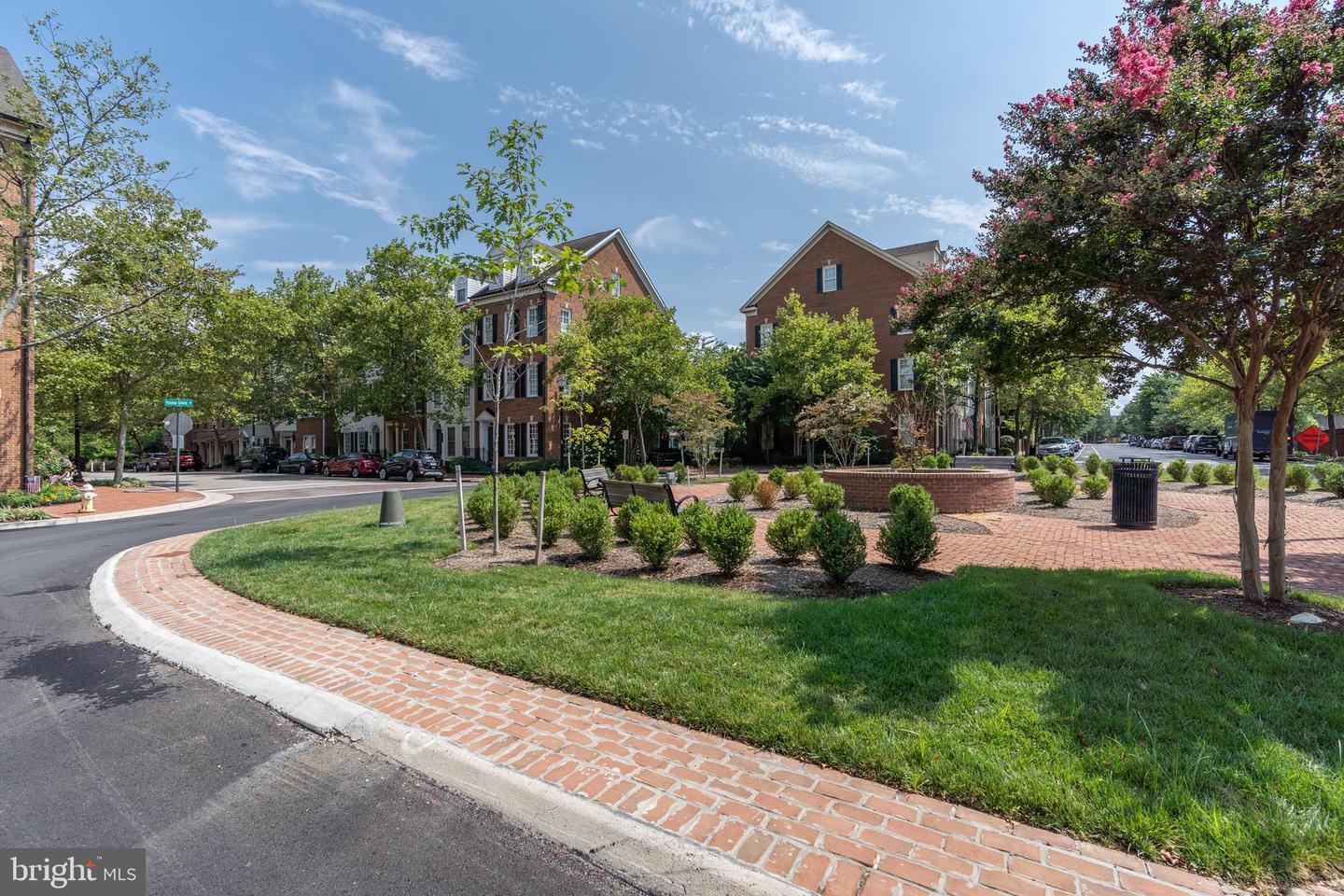 1855 POTOMAC GREENS DR, ALEXANDRIA, Virginia 22314, 3 Bedrooms Bedrooms, ,2 BathroomsBathrooms,Residential,For sale,1855 POTOMAC GREENS DR,VAAX2047132 MLS # VAAX2047132