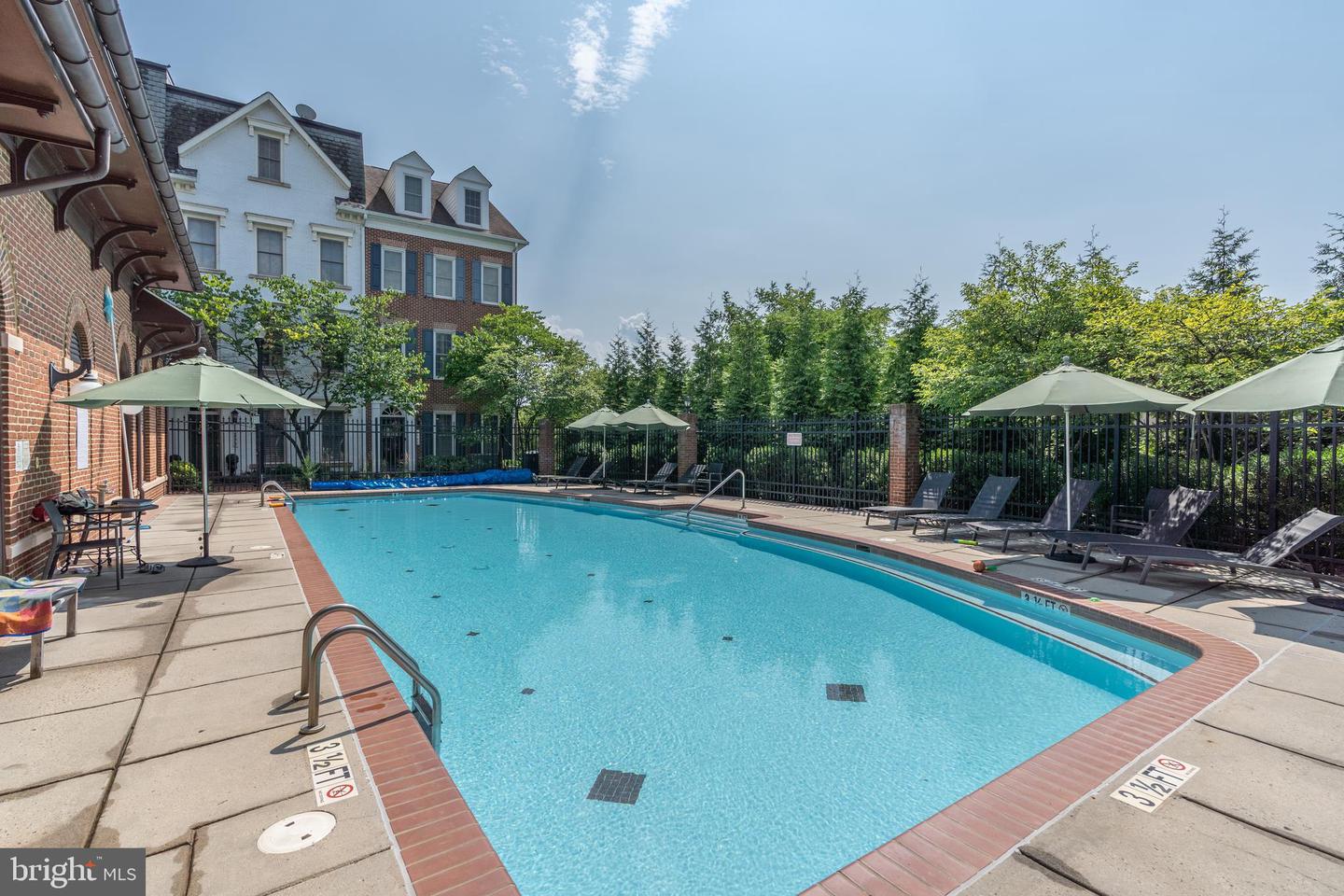 1855 POTOMAC GREENS DR, ALEXANDRIA, Virginia 22314, 3 Bedrooms Bedrooms, ,2 BathroomsBathrooms,Residential,For sale,1855 POTOMAC GREENS DR,VAAX2047132 MLS # VAAX2047132