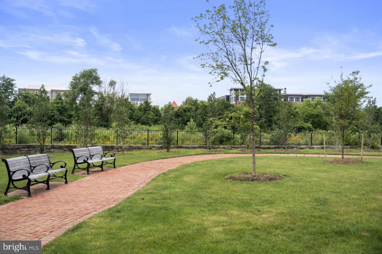 1855 POTOMAC GREENS DR, ALEXANDRIA, Virginia 22314, 3 Bedrooms Bedrooms, ,2 BathroomsBathrooms,Residential,For sale,1855 POTOMAC GREENS DR,VAAX2047132 MLS # VAAX2047132