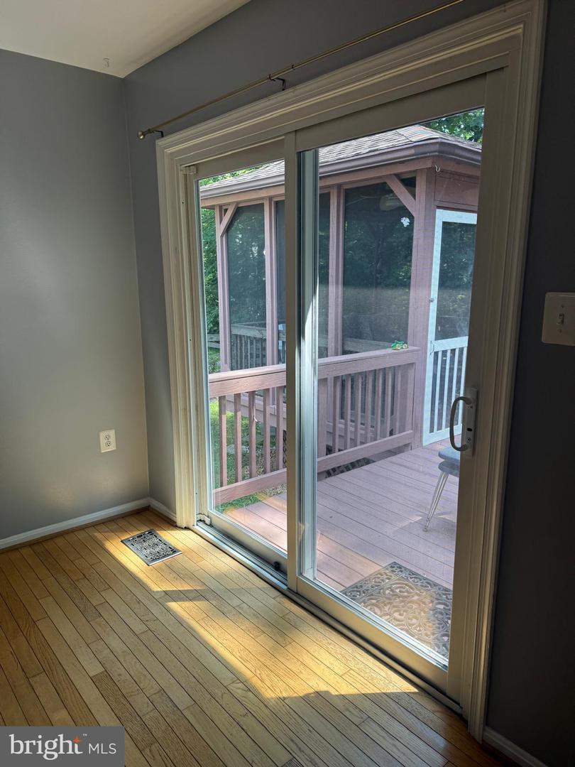 12517 HEDGES RUN DR, WOODBRIDGE, Virginia 22192, 3 Bedrooms Bedrooms, ,2 BathroomsBathrooms,Residential,For sale,12517 HEDGES RUN DR,VAPW2098502 MLS # VAPW2098502