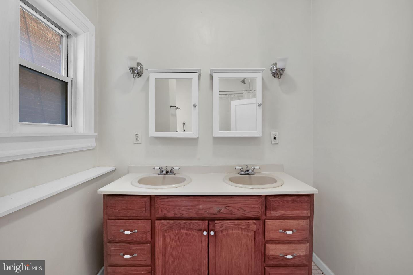 1223 EUCLID ST NW, WASHINGTON, District Of Columbia 20009, 7 Bedrooms Bedrooms, ,4 BathroomsBathrooms,Residential,For sale,1223 EUCLID ST NW,DCDC2208968 MLS # DCDC2208968