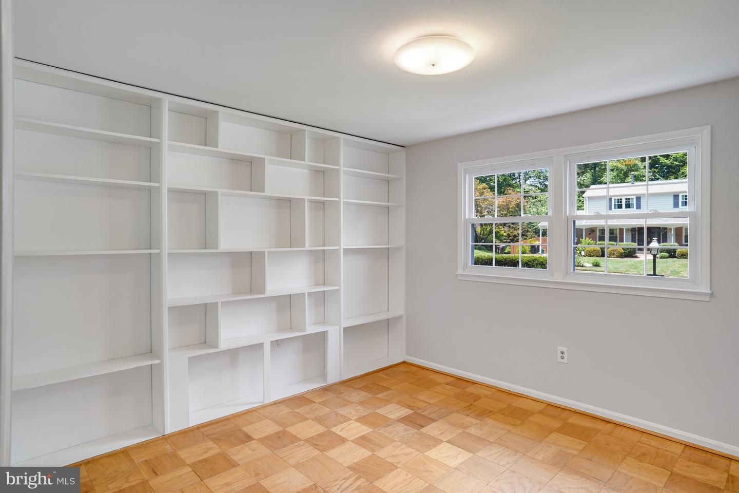 9115 STEVEN IRVING CT, SPRINGFIELD, Virginia 22153, 4 Bedrooms Bedrooms, ,2 BathroomsBathrooms,Residential,For sale,9115 STEVEN IRVING CT,VAFX2253484 MLS # VAFX2253484