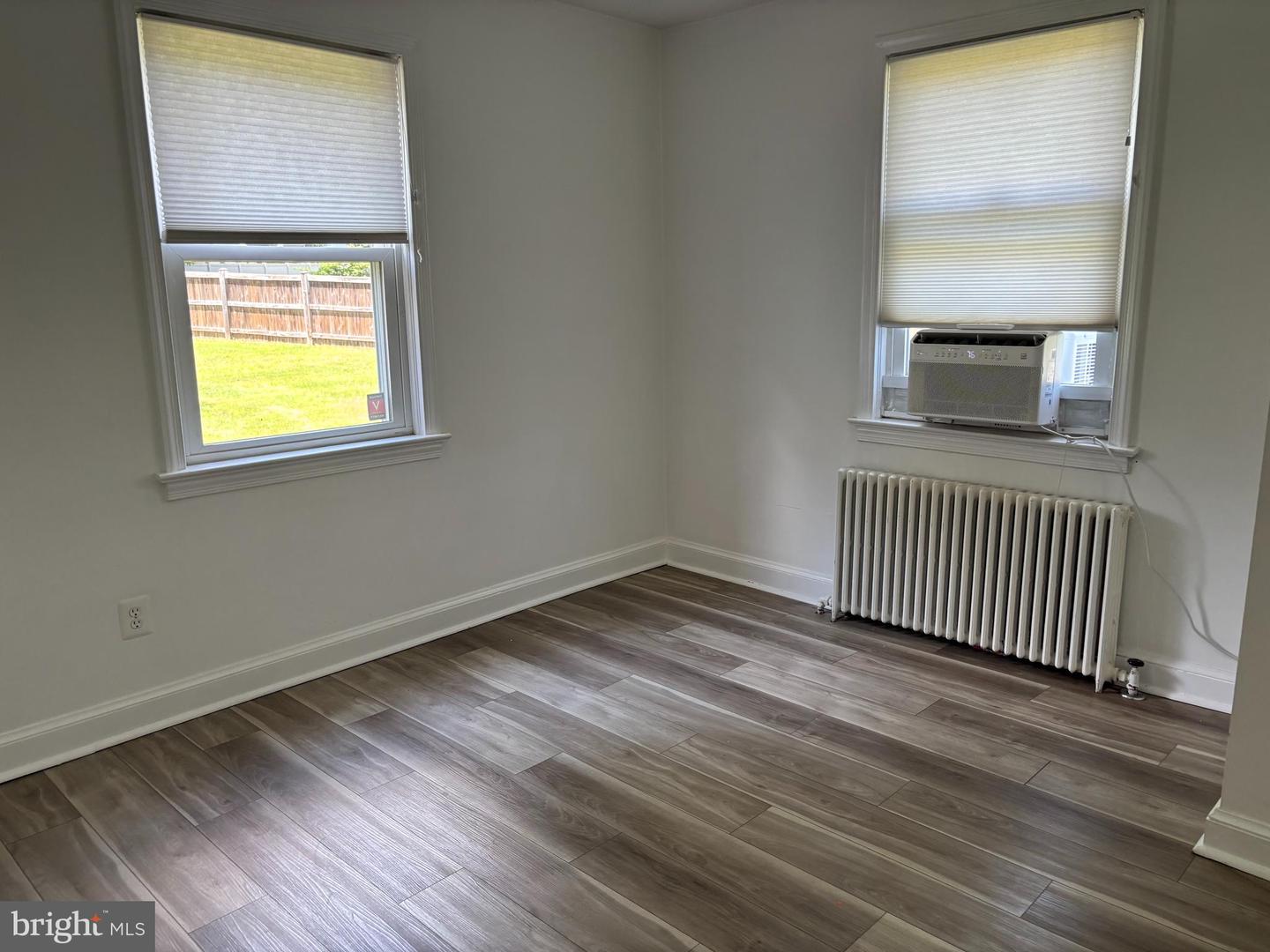 650 WALKER RD, GREAT FALLS, Virginia 22066, 3 Bedrooms Bedrooms, ,1 BathroomBathrooms,Residential,For sale,650 WALKER RD,VAFX2253598 MLS # VAFX2253598