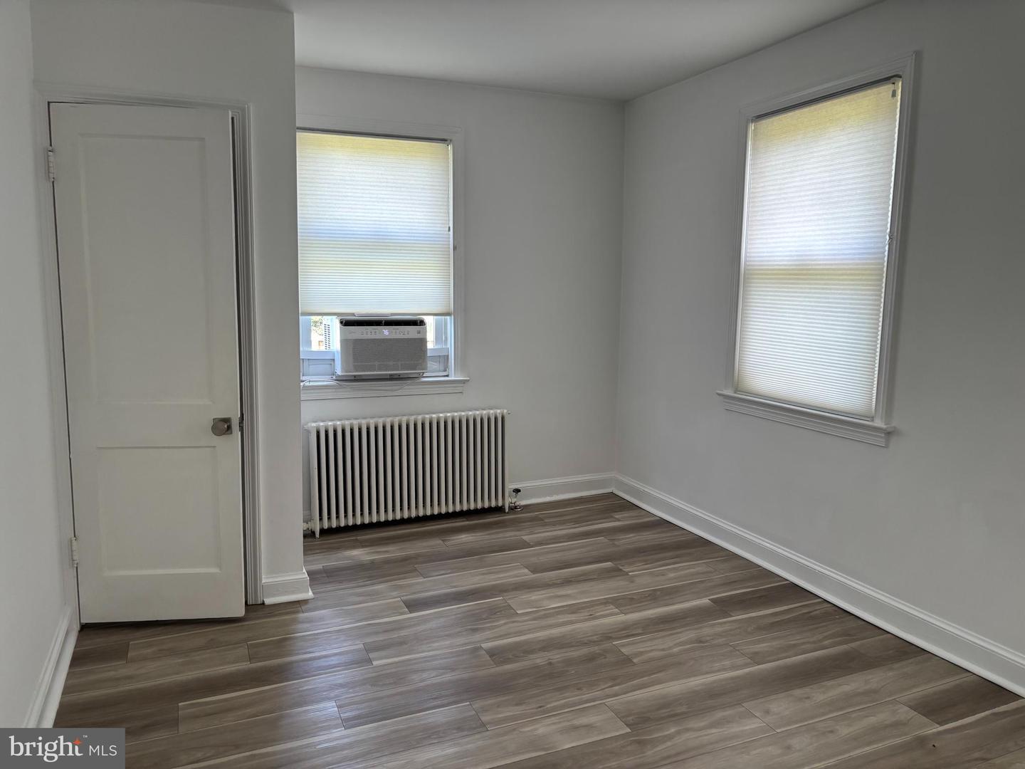 650 WALKER RD, GREAT FALLS, Virginia 22066, 3 Bedrooms Bedrooms, ,1 BathroomBathrooms,Residential,For sale,650 WALKER RD,VAFX2253598 MLS # VAFX2253598