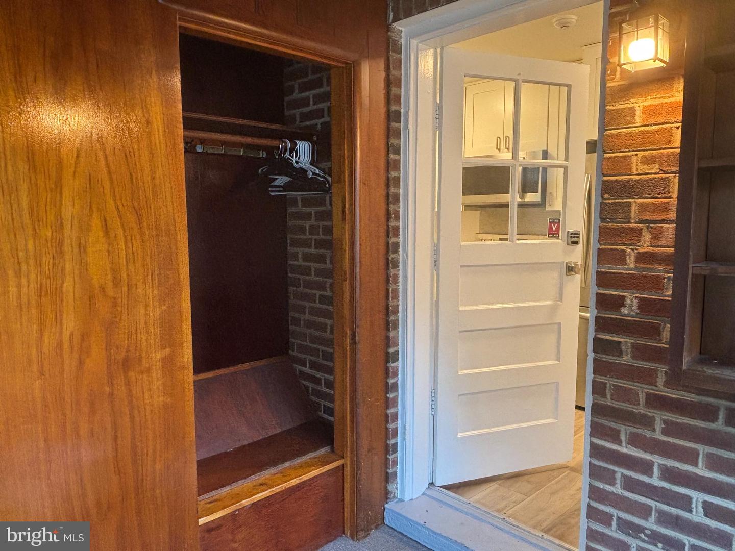 650 WALKER RD, GREAT FALLS, Virginia 22066, 3 Bedrooms Bedrooms, ,1 BathroomBathrooms,Residential,For sale,650 WALKER RD,VAFX2253598 MLS # VAFX2253598