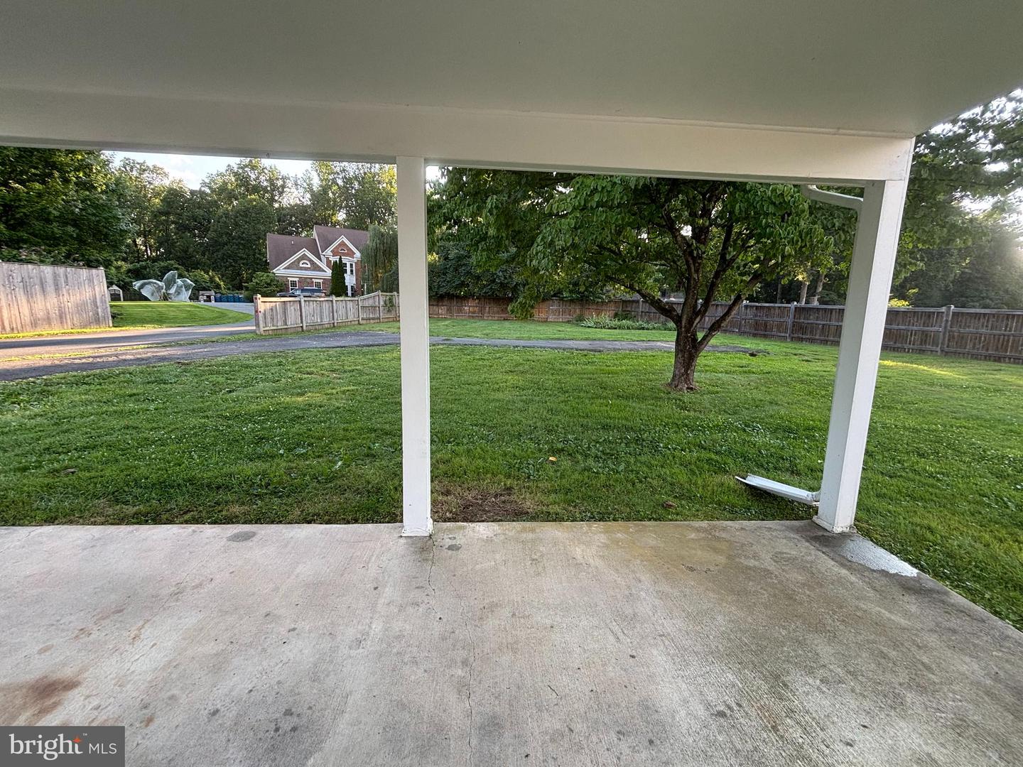 650 WALKER RD, GREAT FALLS, Virginia 22066, 3 Bedrooms Bedrooms, ,1 BathroomBathrooms,Residential,For sale,650 WALKER RD,VAFX2253598 MLS # VAFX2253598
