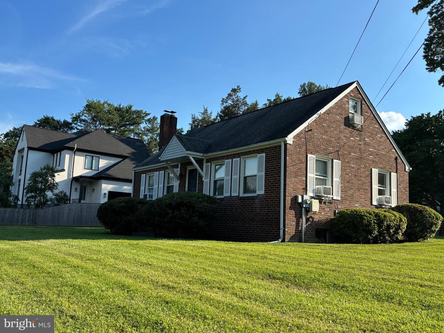 650 WALKER RD, GREAT FALLS, Virginia 22066, 3 Bedrooms Bedrooms, ,1 BathroomBathrooms,Residential,For sale,650 WALKER RD,VAFX2253598 MLS # VAFX2253598