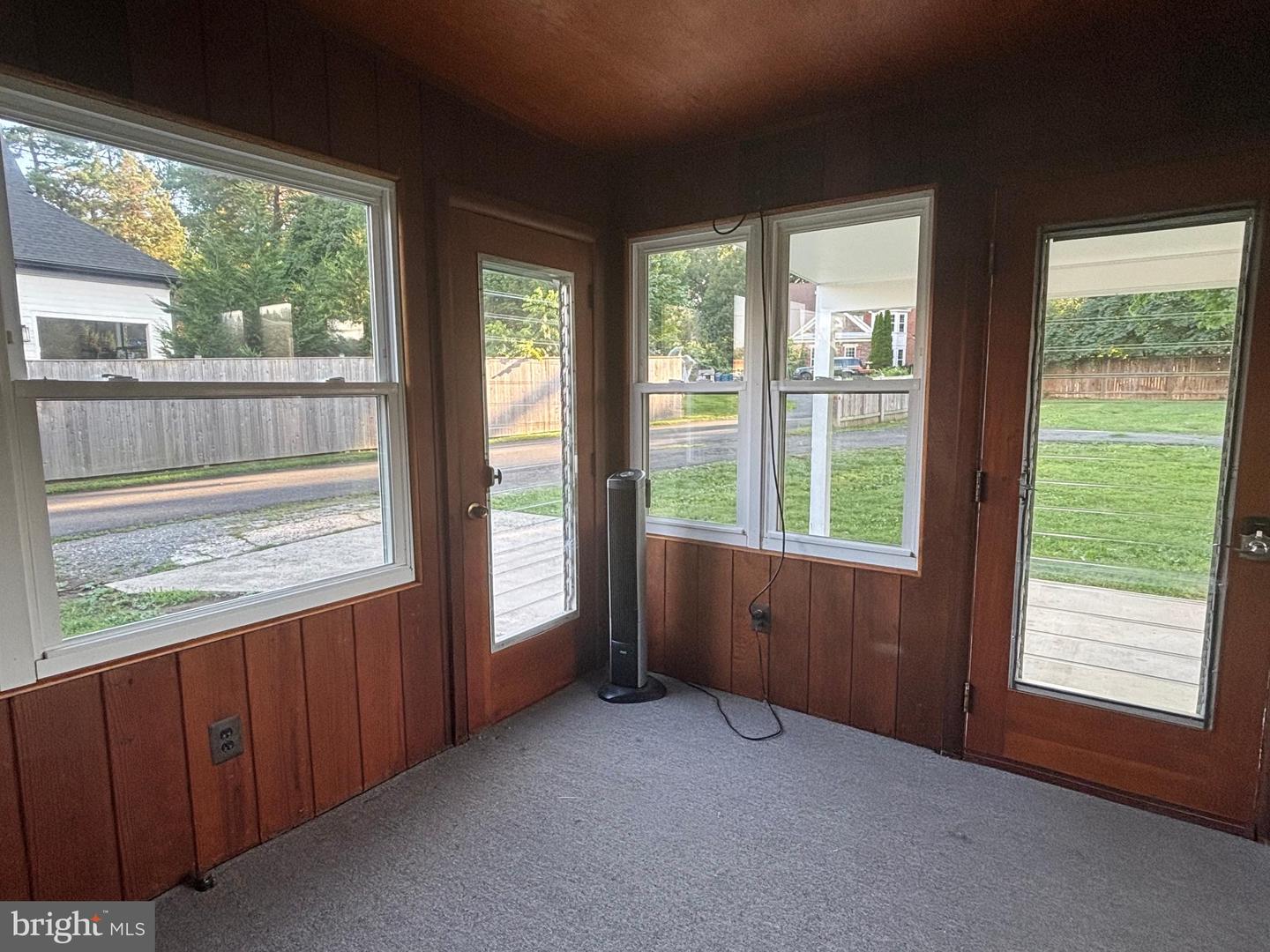 650 WALKER RD, GREAT FALLS, Virginia 22066, 3 Bedrooms Bedrooms, ,1 BathroomBathrooms,Residential,For sale,650 WALKER RD,VAFX2253598 MLS # VAFX2253598