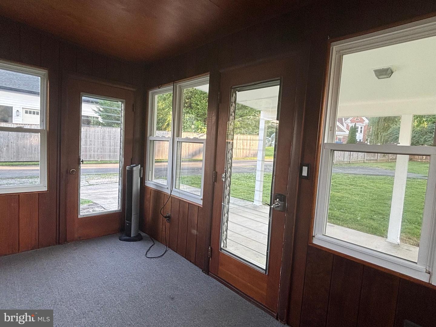 650 WALKER RD, GREAT FALLS, Virginia 22066, 3 Bedrooms Bedrooms, ,1 BathroomBathrooms,Residential,For sale,650 WALKER RD,VAFX2253598 MLS # VAFX2253598