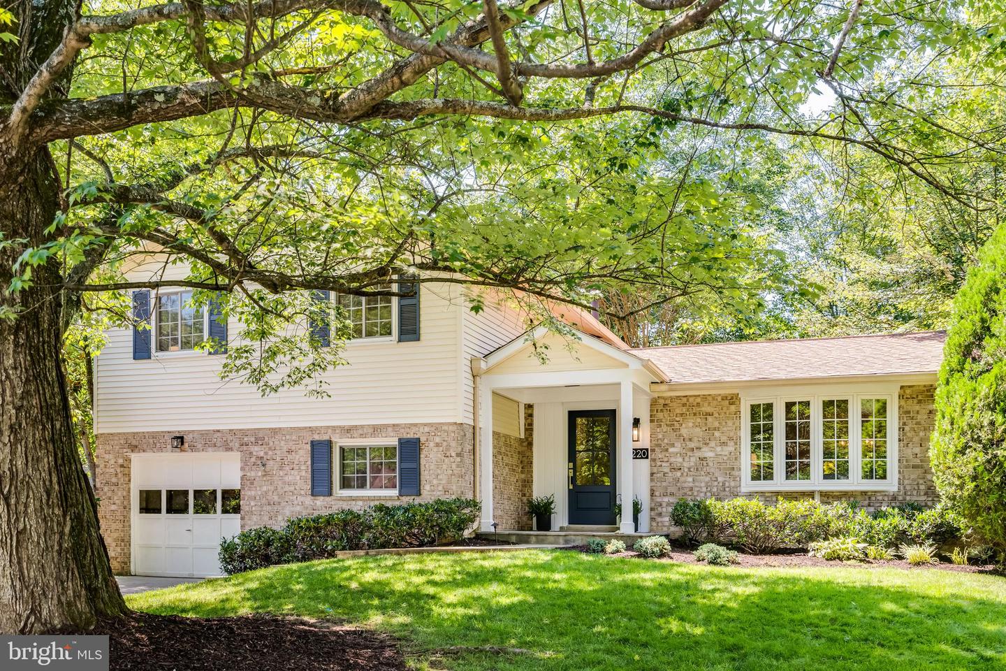 5220 GAINSBOROUGH DR, FAIRFAX, Virginia 22032, 4 Bedrooms Bedrooms, ,2 BathroomsBathrooms,Residential,For sale,5220 GAINSBOROUGH DR,VAFX2253604 MLS # VAFX2253604
