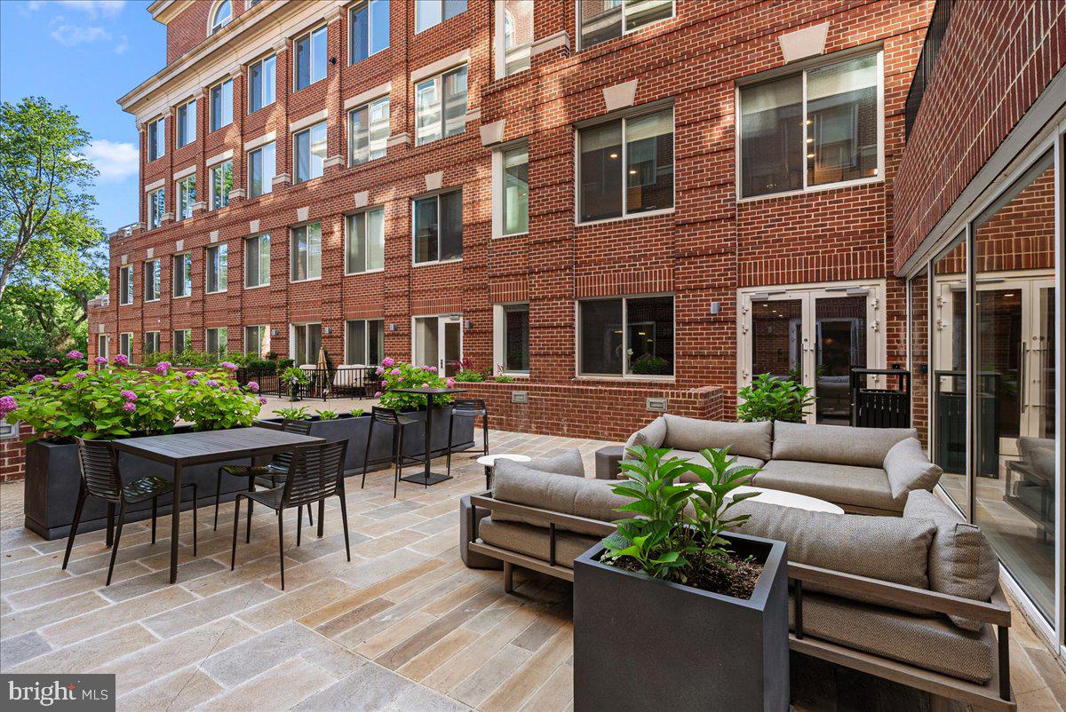 625 SLATERS LN #G4, ALEXANDRIA, Virginia 22314, 1 Bedroom Bedrooms, ,1 BathroomBathrooms,Residential,For sale,625 SLATERS LN #G4,VAAX2047242 MLS # VAAX2047242