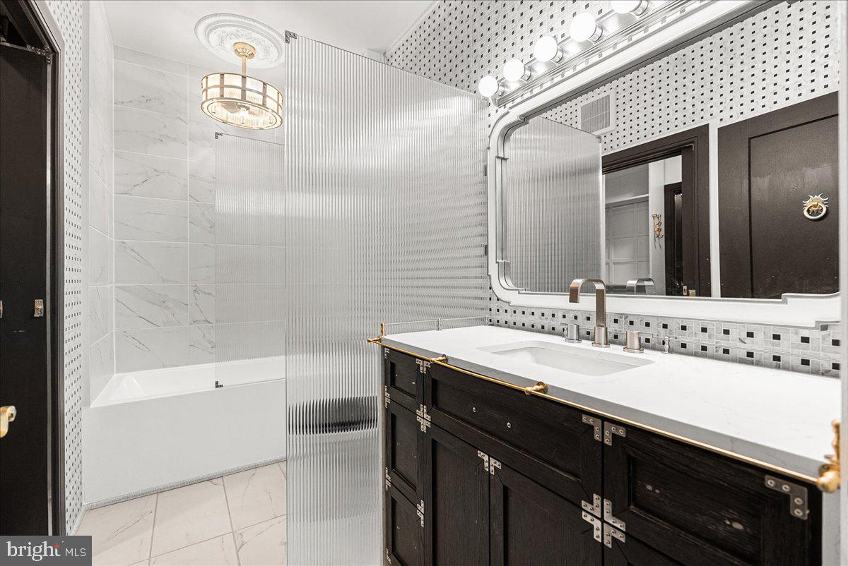 625 SLATERS LN #G4, ALEXANDRIA, Virginia 22314, 1 Bedroom Bedrooms, ,1 BathroomBathrooms,Residential,For sale,625 SLATERS LN #G4,VAAX2047242 MLS # VAAX2047242