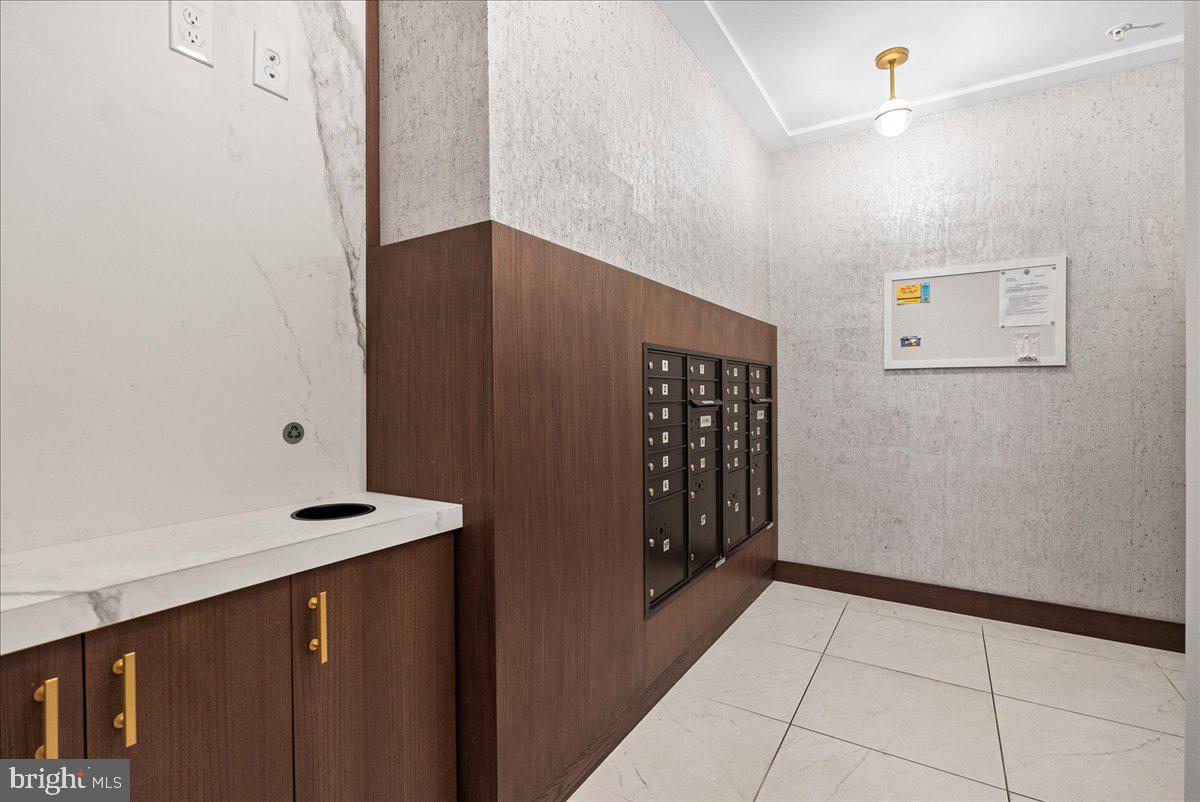 625 SLATERS LN #G4, ALEXANDRIA, Virginia 22314, 1 Bedroom Bedrooms, ,1 BathroomBathrooms,Residential,For sale,625 SLATERS LN #G4,VAAX2047242 MLS # VAAX2047242