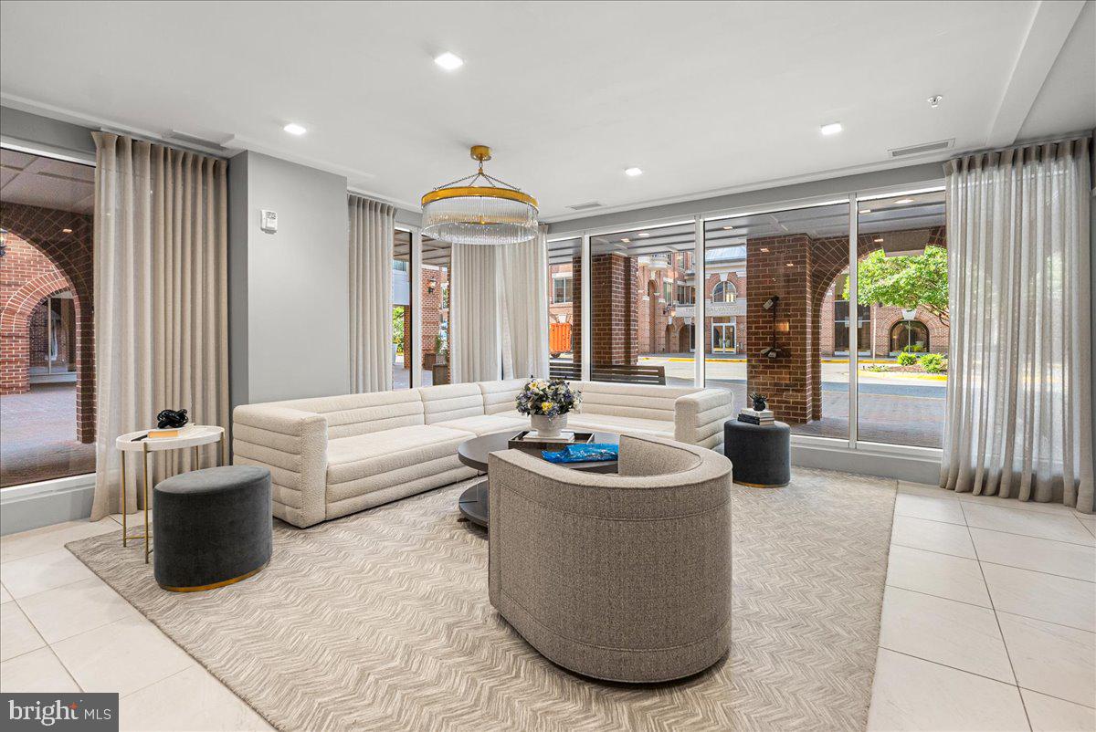 625 SLATERS LN #G4, ALEXANDRIA, Virginia 22314, 1 Bedroom Bedrooms, ,1 BathroomBathrooms,Residential,For sale,625 SLATERS LN #G4,VAAX2047242 MLS # VAAX2047242