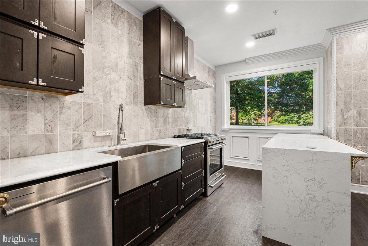 625 SLATERS LN #G4, ALEXANDRIA, Virginia 22314, 1 Bedroom Bedrooms, ,1 BathroomBathrooms,Residential,For sale,625 SLATERS LN #G4,VAAX2047242 MLS # VAAX2047242