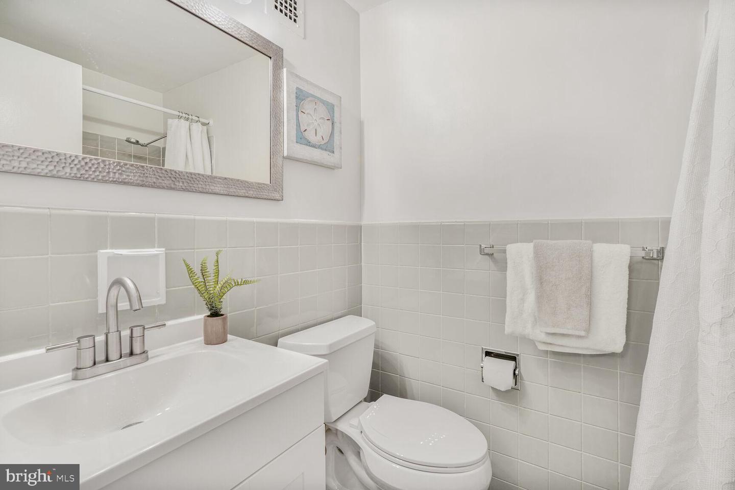 4740 CONNECTICUT AVE NW #417, WASHINGTON, District Of Columbia 20008, 1 Bedroom Bedrooms, ,1 BathroomBathrooms,Residential,For sale,4740 CONNECTICUT AVE NW #417,DCDC2209276 MLS # DCDC2209276