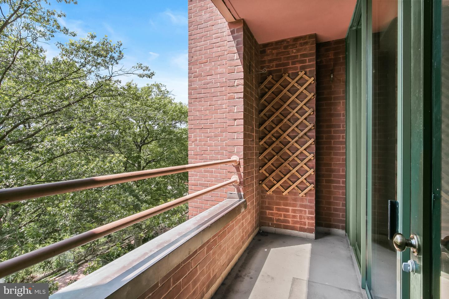 955 26TH ST NW #510, WASHINGTON, District Of Columbia 20037, 1 Bedroom Bedrooms, ,1 BathroomBathrooms,Residential,For sale,955 26TH ST NW #510,DCDC2209300 MLS # DCDC2209300