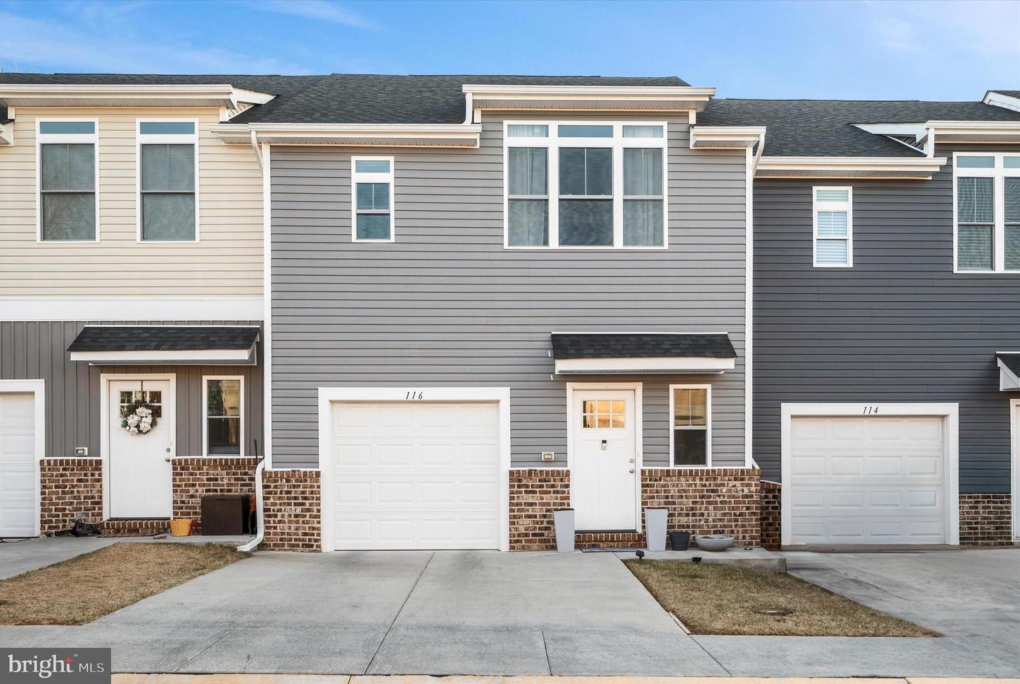 116 CORALYROSE CT, WINCHESTER, Virginia 22602, 3 Bedrooms Bedrooms, ,2 BathroomsBathrooms,Residential,For sale,116 CORALYROSE CT,VAFV2035330 MLS # VAFV2035330