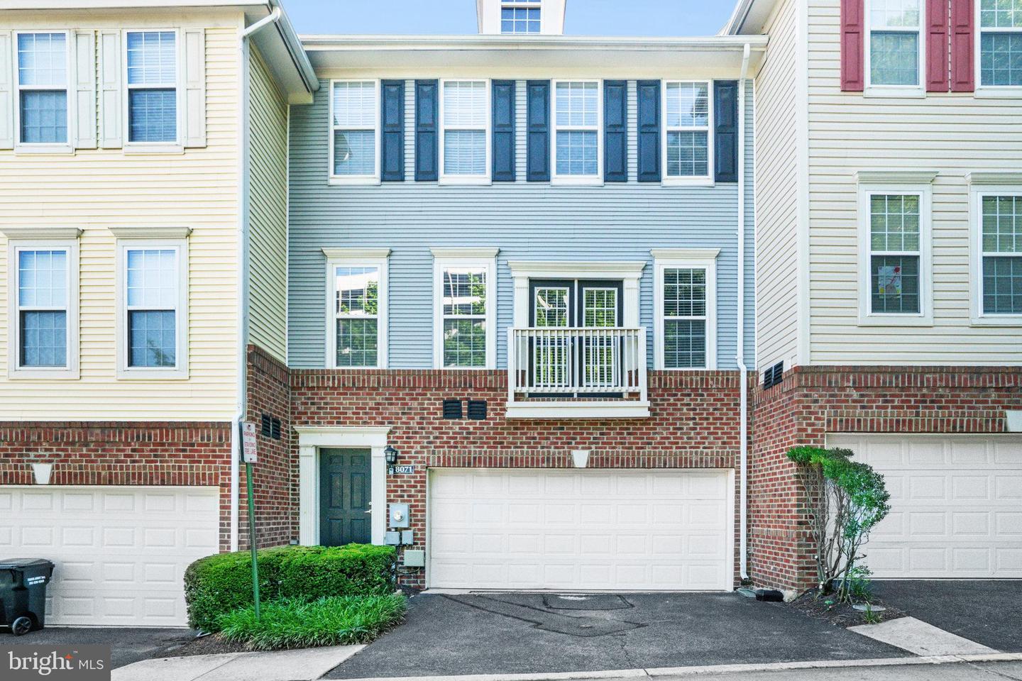 8071 NICOSH CIRCLE LN #52, FALLS CHURCH, Virginia 22042, 2 Bedrooms Bedrooms, ,2 BathroomsBathrooms,Residential,For sale,8071 NICOSH CIRCLE LN #52,VAFX2254130 MLS # VAFX2254130