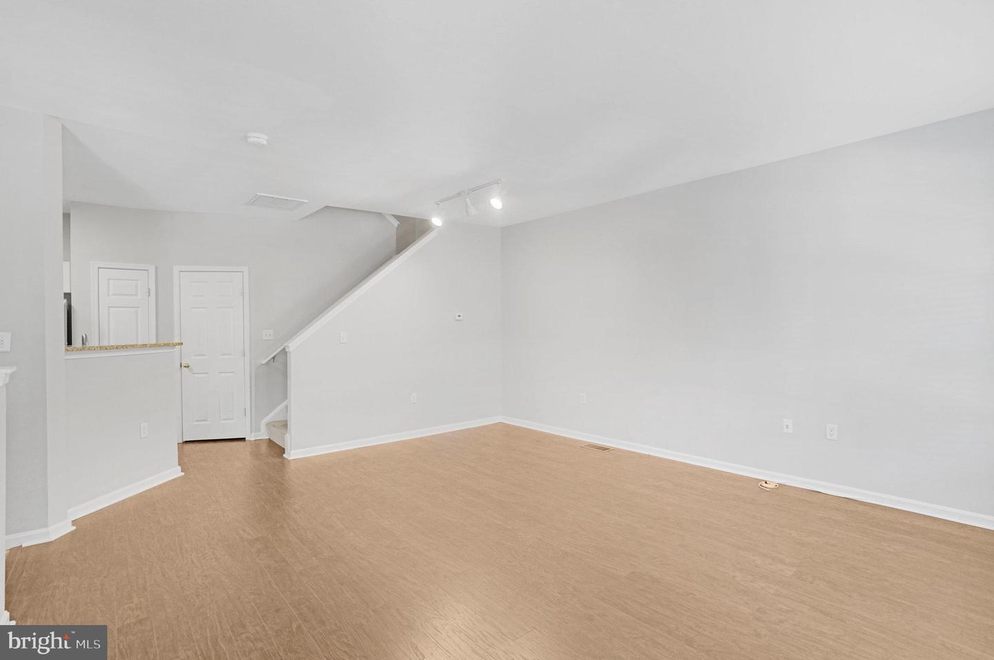 8071 NICOSH CIRCLE LN #52, FALLS CHURCH, Virginia 22042, 2 Bedrooms Bedrooms, ,2 BathroomsBathrooms,Residential,For sale,8071 NICOSH CIRCLE LN #52,VAFX2254130 MLS # VAFX2254130