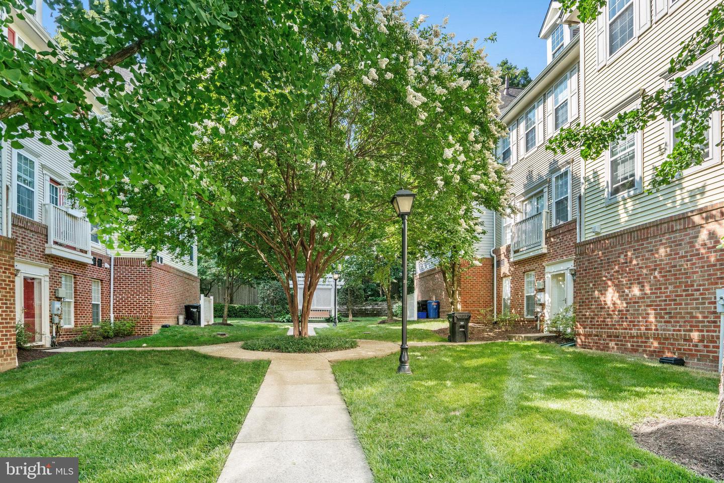 8071 NICOSH CIRCLE LN #52, FALLS CHURCH, Virginia 22042, 2 Bedrooms Bedrooms, ,2 BathroomsBathrooms,Residential,For sale,8071 NICOSH CIRCLE LN #52,VAFX2254130 MLS # VAFX2254130