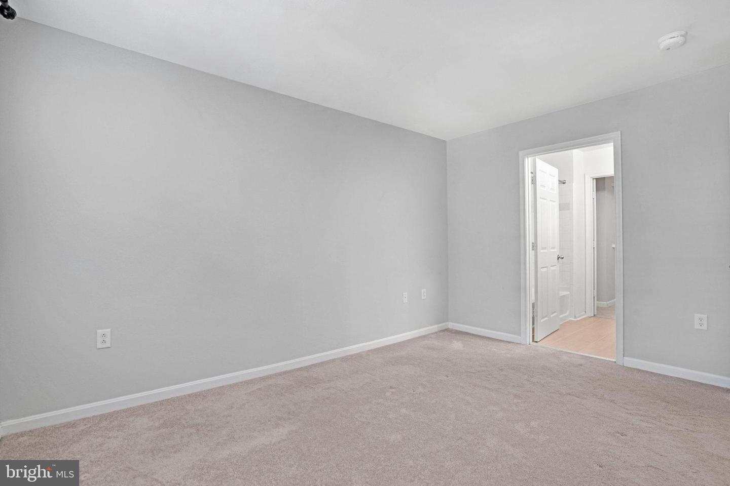 8071 NICOSH CIRCLE LN #52, FALLS CHURCH, Virginia 22042, 2 Bedrooms Bedrooms, ,2 BathroomsBathrooms,Residential,For sale,8071 NICOSH CIRCLE LN #52,VAFX2254130 MLS # VAFX2254130
