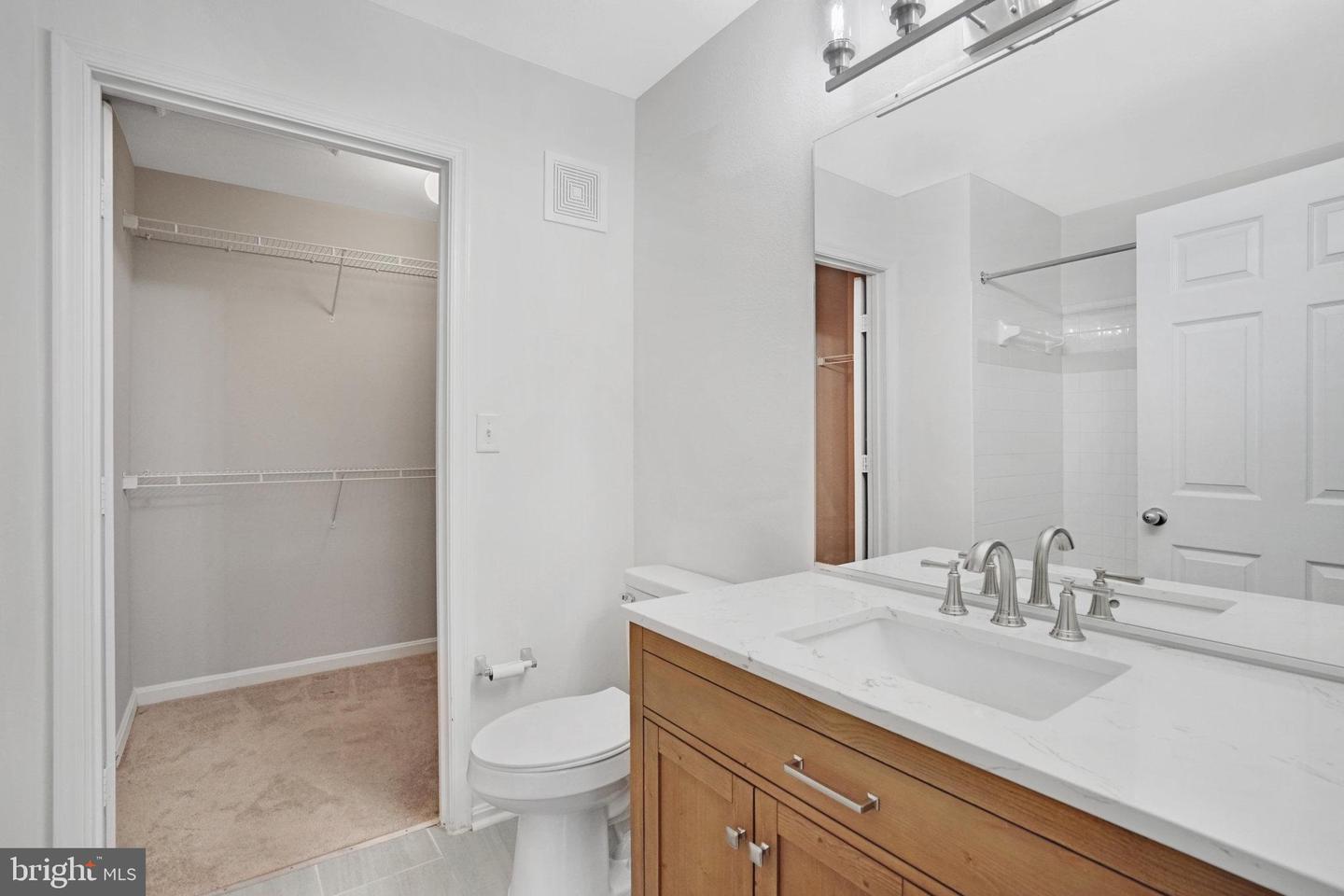 8071 NICOSH CIRCLE LN #52, FALLS CHURCH, Virginia 22042, 2 Bedrooms Bedrooms, ,2 BathroomsBathrooms,Residential,For sale,8071 NICOSH CIRCLE LN #52,VAFX2254130 MLS # VAFX2254130