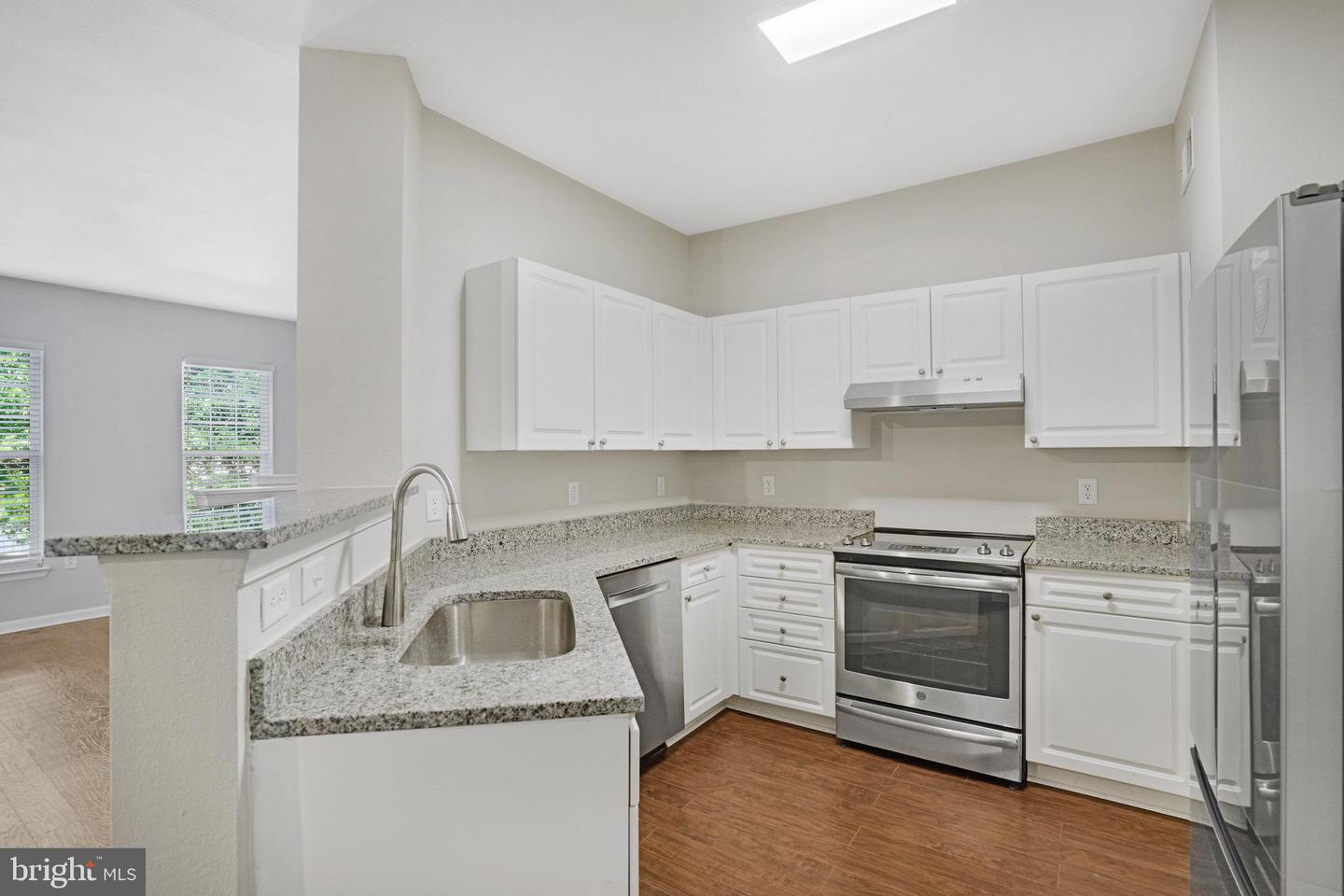 8071 NICOSH CIRCLE LN #52, FALLS CHURCH, Virginia 22042, 2 Bedrooms Bedrooms, ,2 BathroomsBathrooms,Residential,For sale,8071 NICOSH CIRCLE LN #52,VAFX2254130 MLS # VAFX2254130