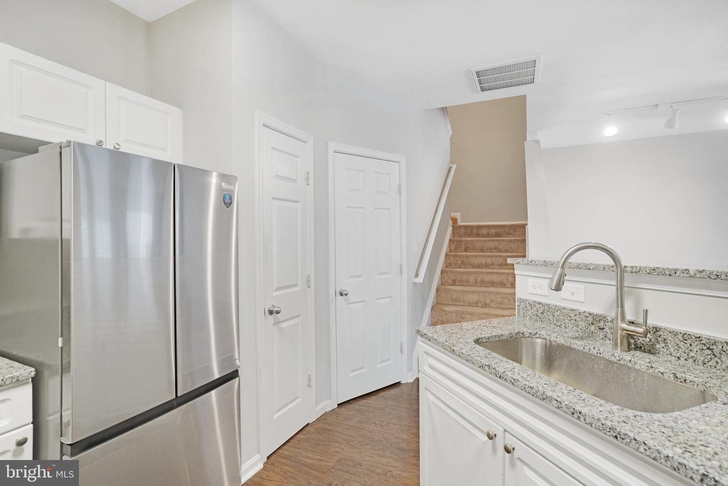 8071 NICOSH CIRCLE LN #52, FALLS CHURCH, Virginia 22042, 2 Bedrooms Bedrooms, ,2 BathroomsBathrooms,Residential,For sale,8071 NICOSH CIRCLE LN #52,VAFX2254130 MLS # VAFX2254130