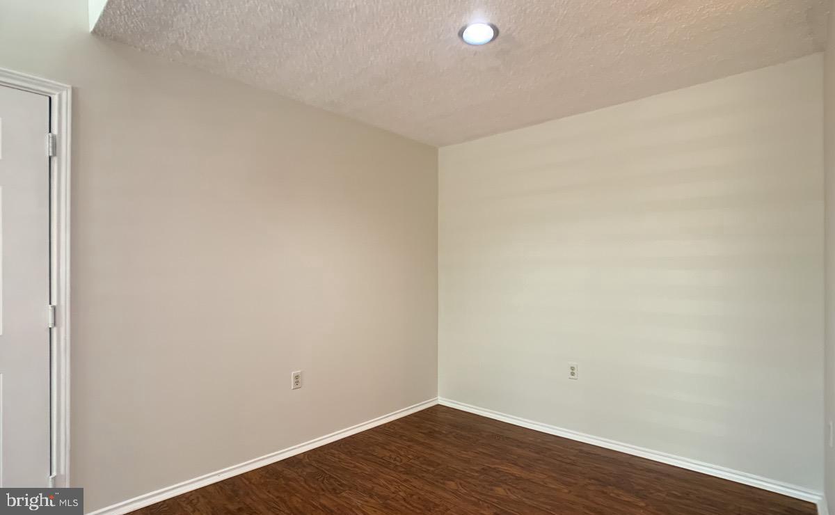 21029 TIMBER RIDGE TER #302, ASHBURN, Virginia 20147, 2 Bedrooms Bedrooms, ,1 BathroomBathrooms,Residential,For sale,21029 TIMBER RIDGE TER #302,VALO2101446 MLS # VALO2101446