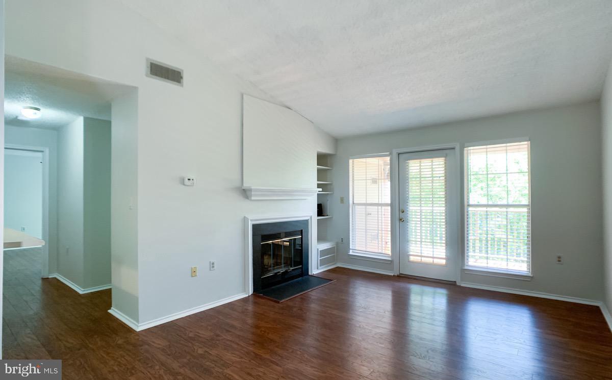 21029 TIMBER RIDGE TER #302, ASHBURN, Virginia 20147, 2 Bedrooms Bedrooms, ,1 BathroomBathrooms,Residential,For sale,21029 TIMBER RIDGE TER #302,VALO2101446 MLS # VALO2101446
