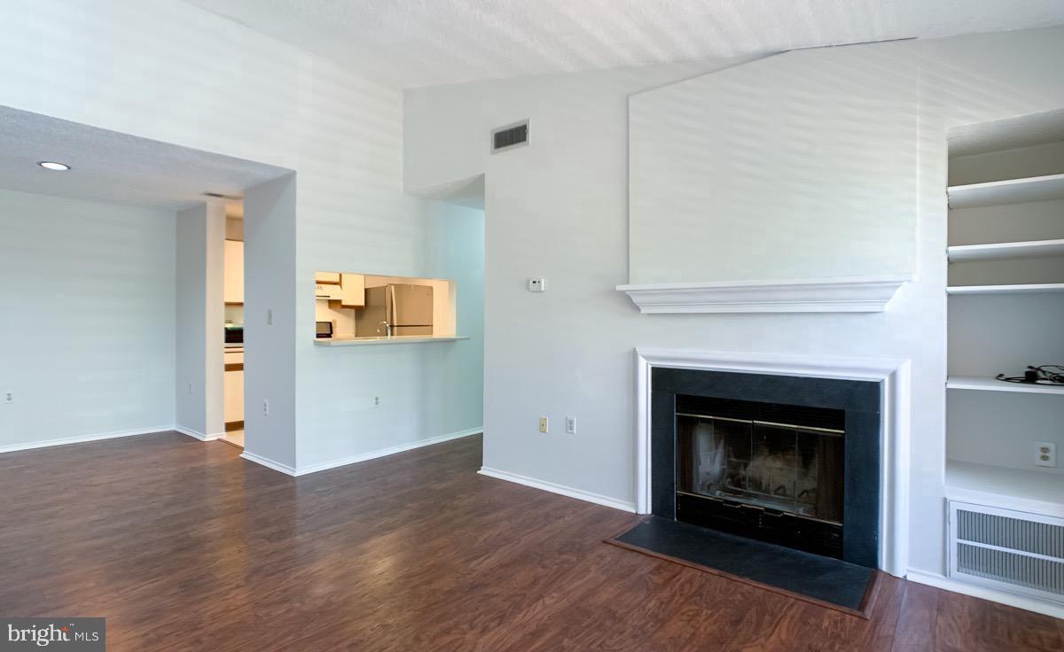 21029 TIMBER RIDGE TER #302, ASHBURN, Virginia 20147, 2 Bedrooms Bedrooms, ,1 BathroomBathrooms,Residential,For sale,21029 TIMBER RIDGE TER #302,VALO2101446 MLS # VALO2101446
