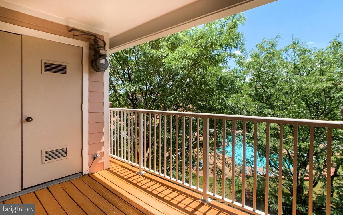 21029 TIMBER RIDGE TER #302, ASHBURN, Virginia 20147, 2 Bedrooms Bedrooms, ,1 BathroomBathrooms,Residential,For sale,21029 TIMBER RIDGE TER #302,VALO2101446 MLS # VALO2101446