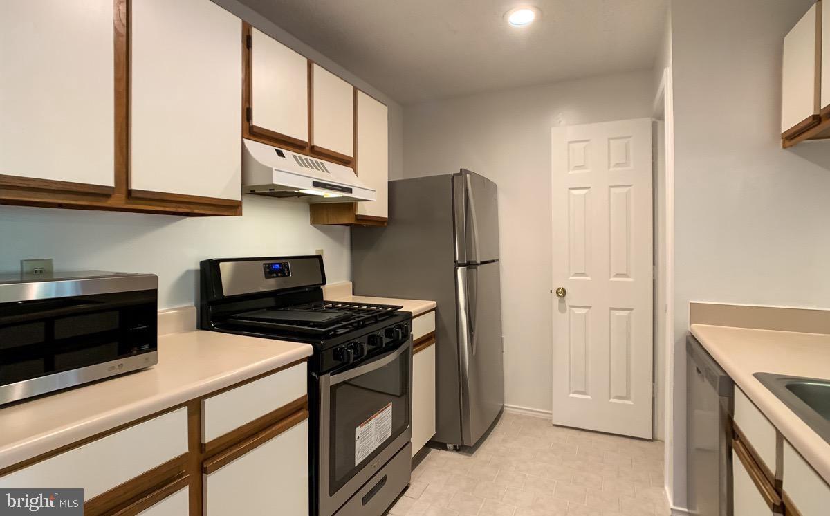 21029 TIMBER RIDGE TER #302, ASHBURN, Virginia 20147, 2 Bedrooms Bedrooms, ,1 BathroomBathrooms,Residential,For sale,21029 TIMBER RIDGE TER #302,VALO2101446 MLS # VALO2101446