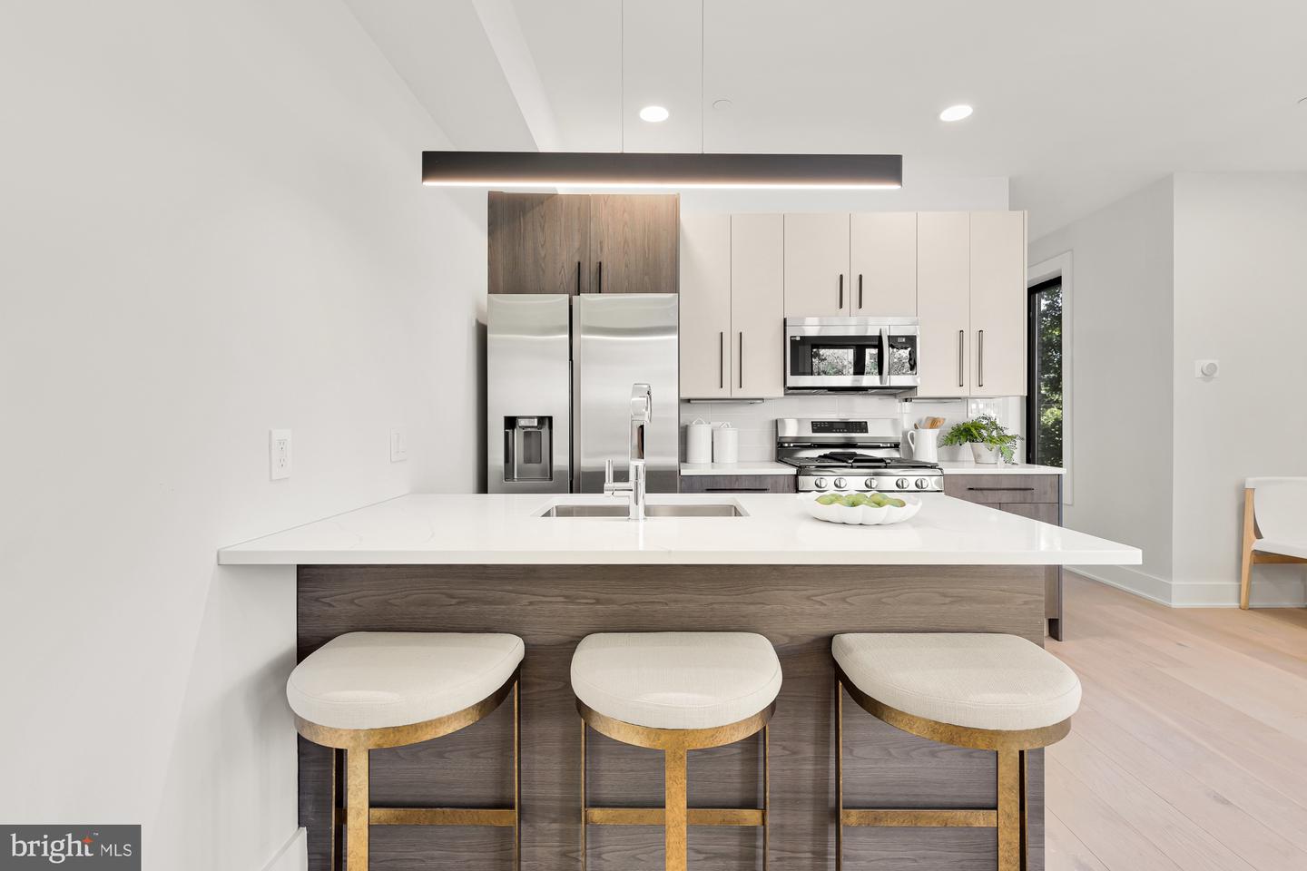 3934 14TH ST NW #102, WASHINGTON, District Of Columbia 20011, 1 Bedroom Bedrooms, ,1 BathroomBathrooms,Residential,For sale,3934 14TH ST NW #102,DCDC2209400 MLS # DCDC2209400