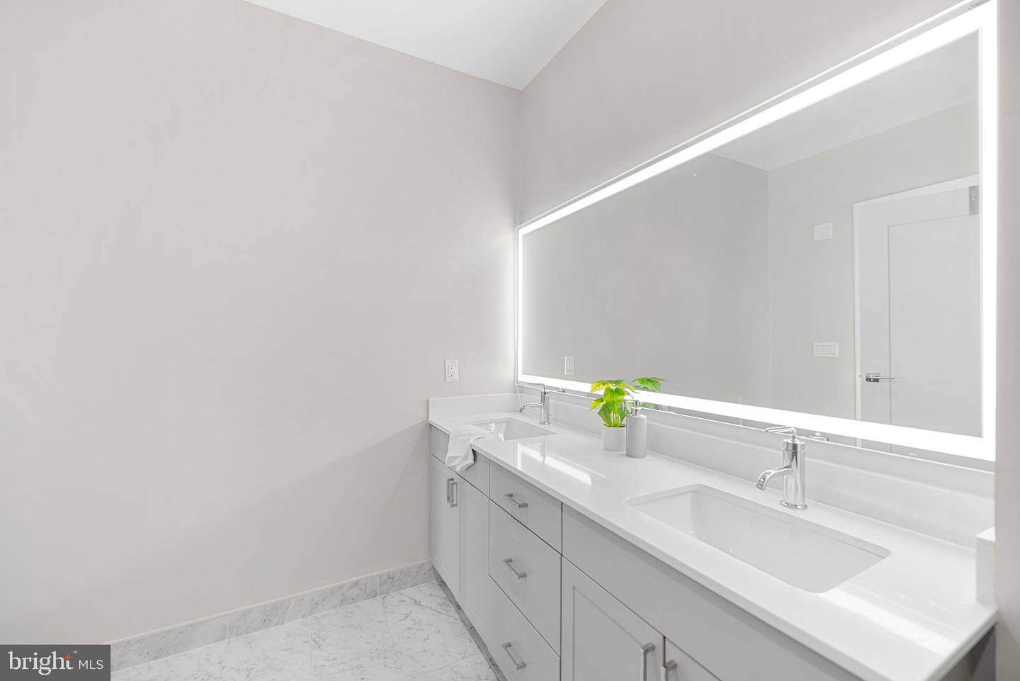 925 N FAIRFAX STREET #1203, ALEXANDRIA, Virginia 22314, 2 Bedrooms Bedrooms, ,2 BathroomsBathrooms,Residential,For sale,925 N FAIRFAX STREET #1203,VAAX2047284 MLS # VAAX2047284