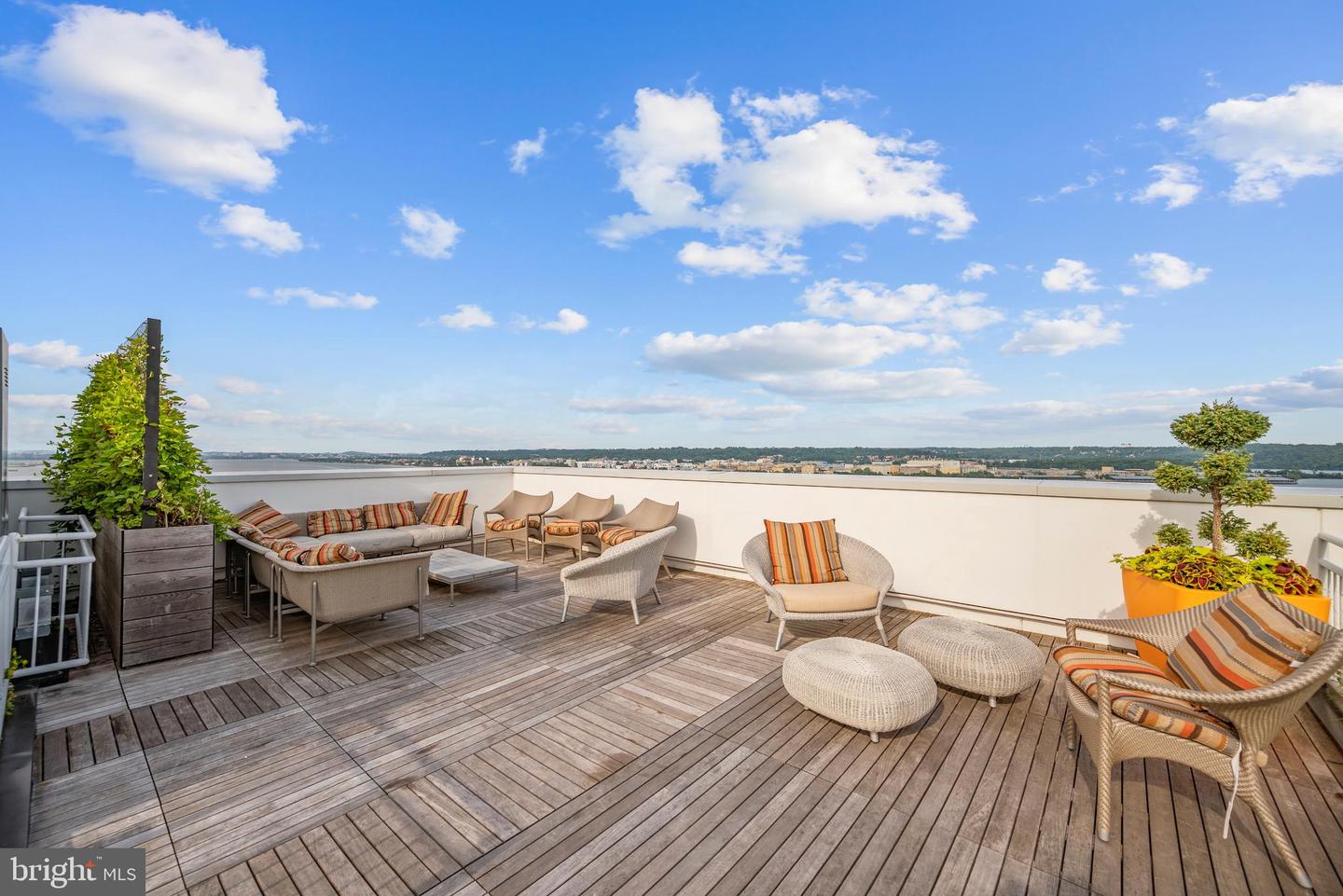 925 N FAIRFAX STREET #1203, ALEXANDRIA, Virginia 22314, 2 Bedrooms Bedrooms, ,2 BathroomsBathrooms,Residential,For sale,925 N FAIRFAX STREET #1203,VAAX2047284 MLS # VAAX2047284